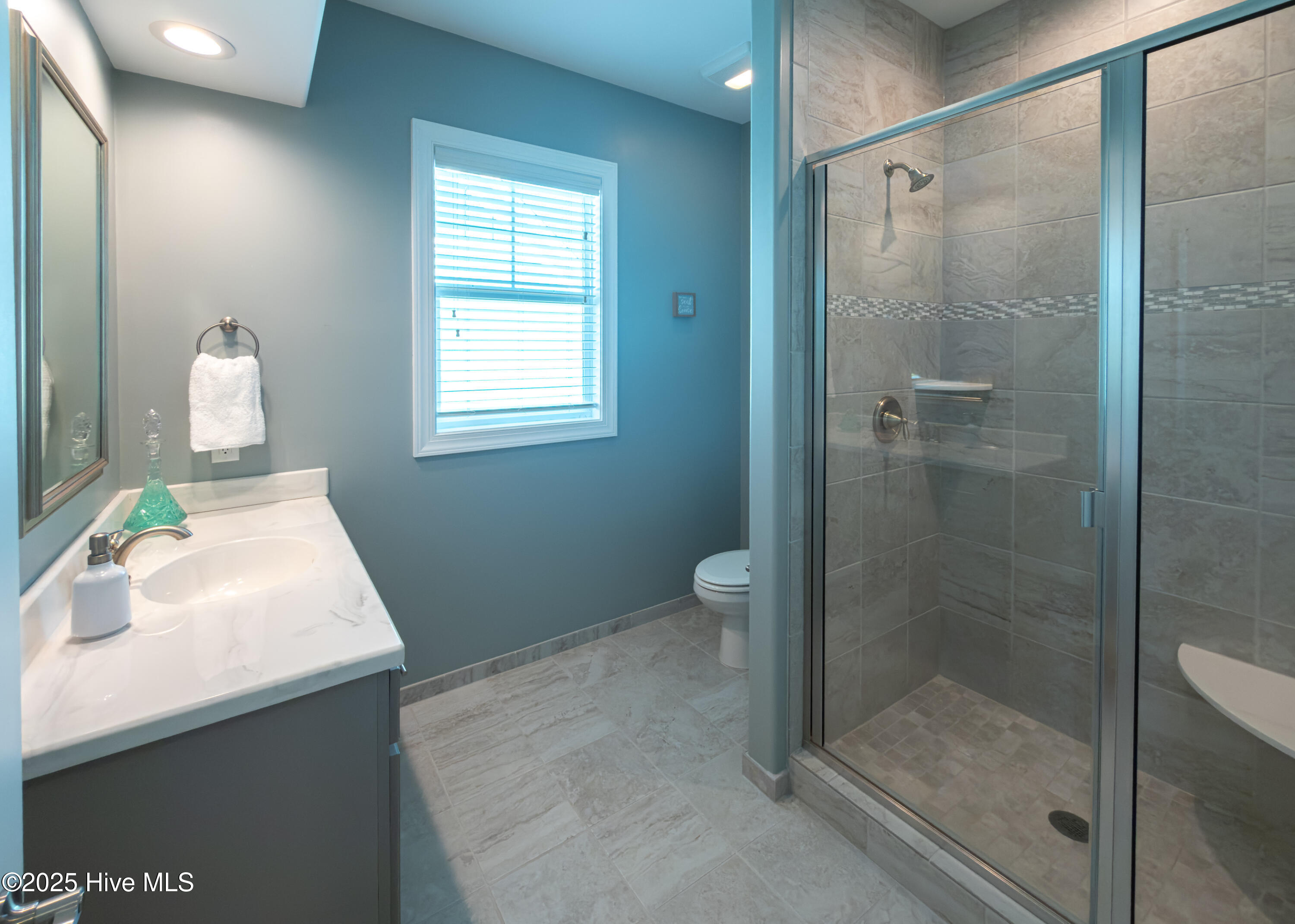 100541746 | Photo 50