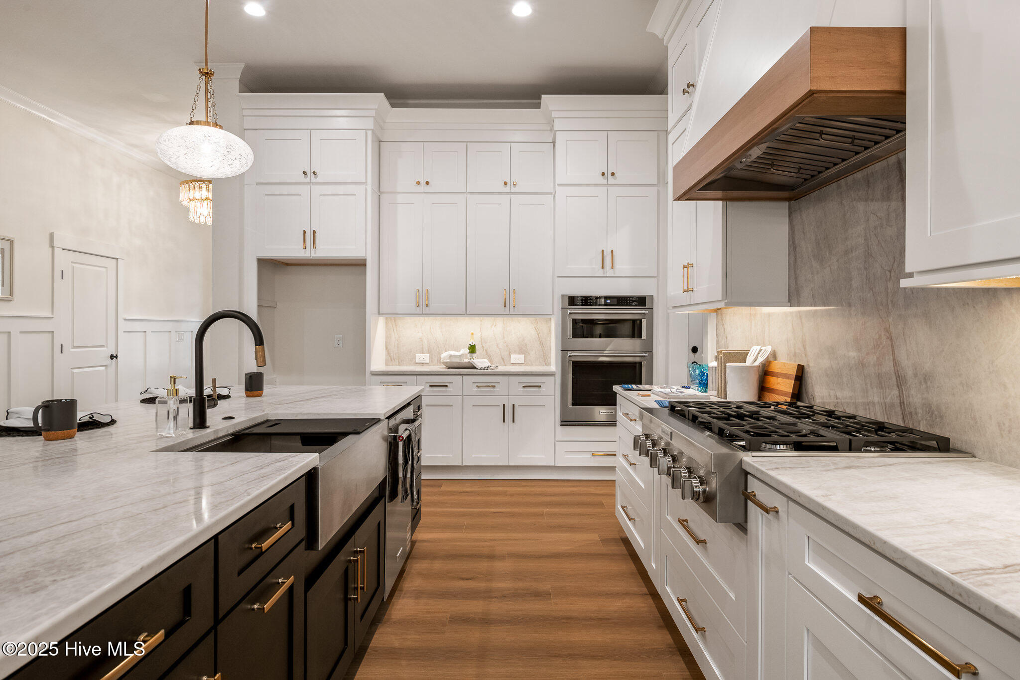 100533219 | Photo 17