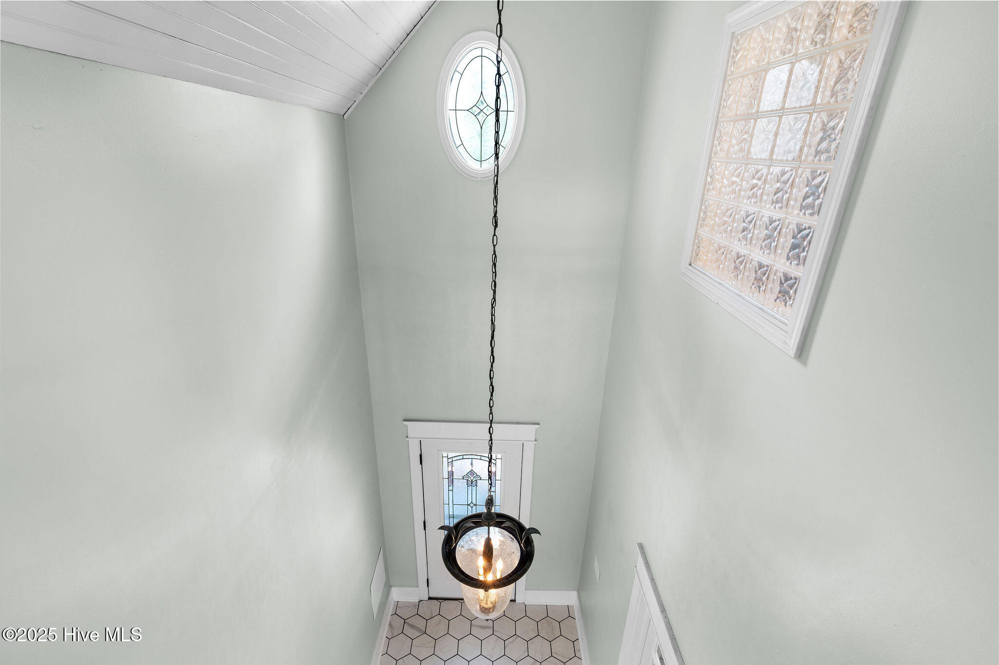 100526729 | Photo 60