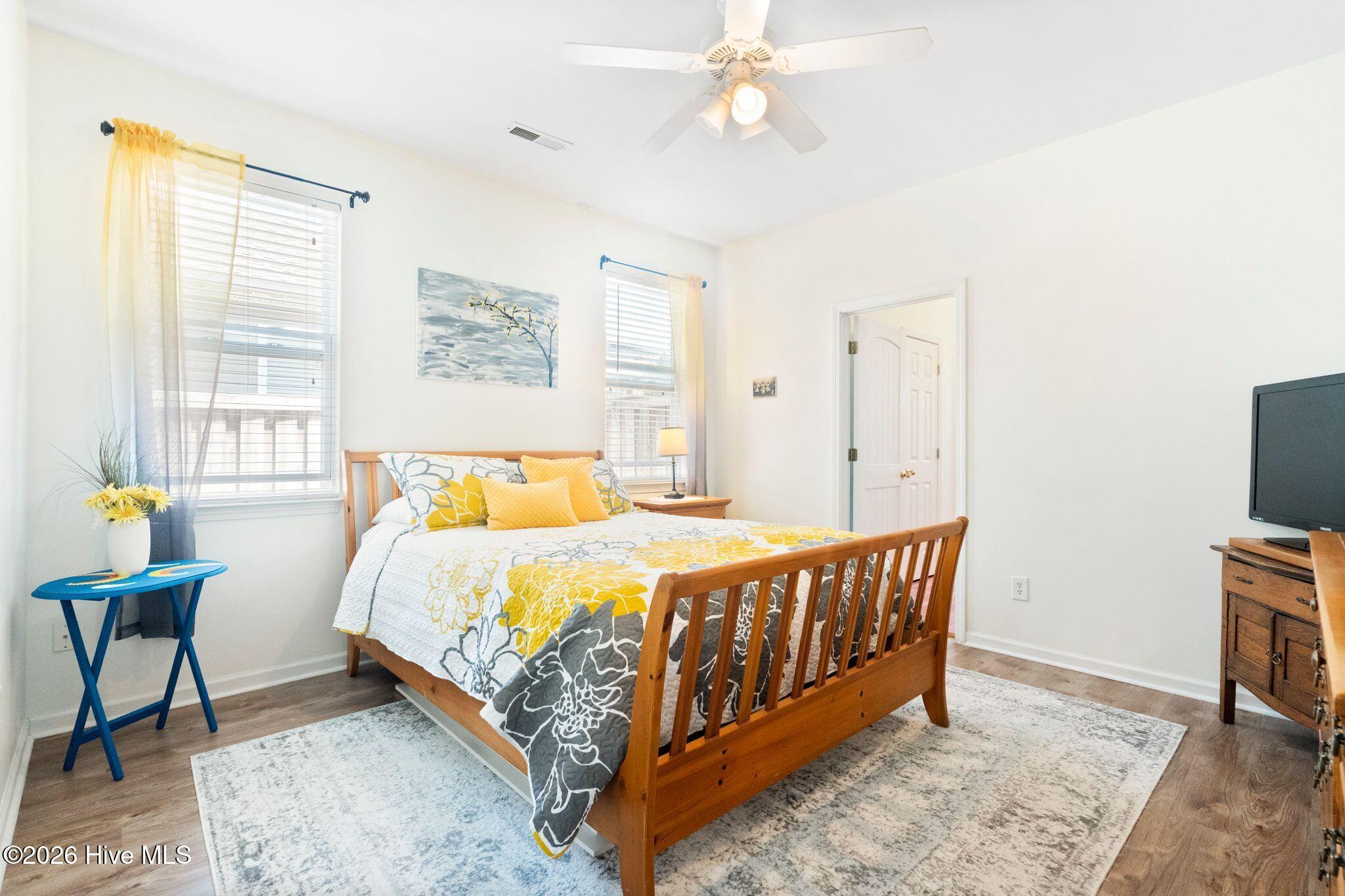 100570513 | Photo 33