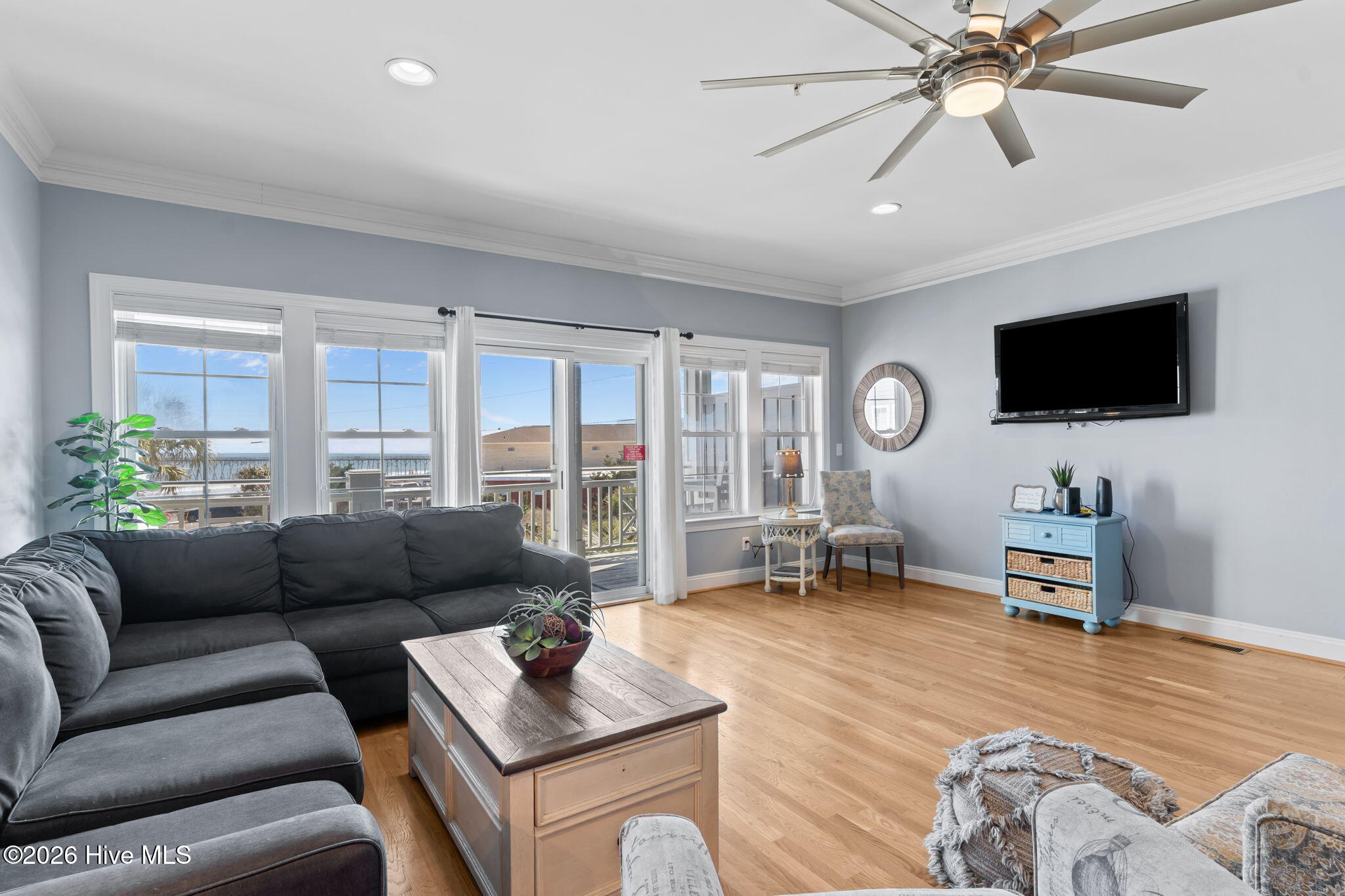 100530858 | Photo 22