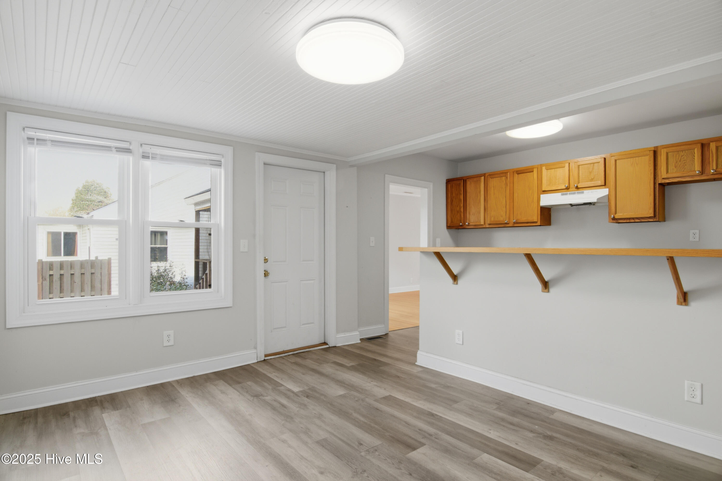 100544721 | Photo 16