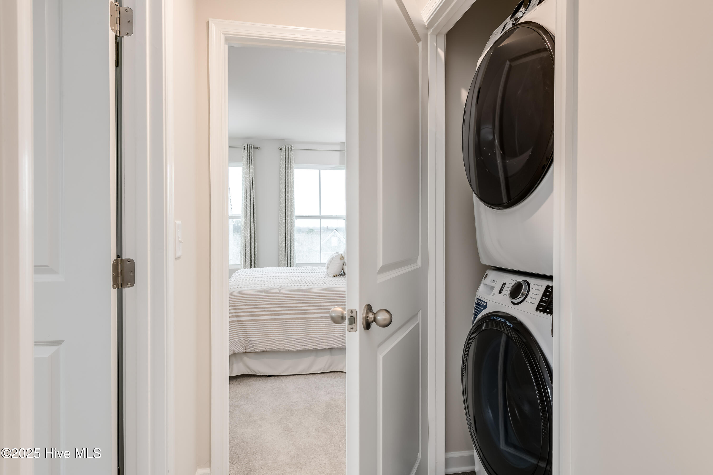 100487766 | Photo 15