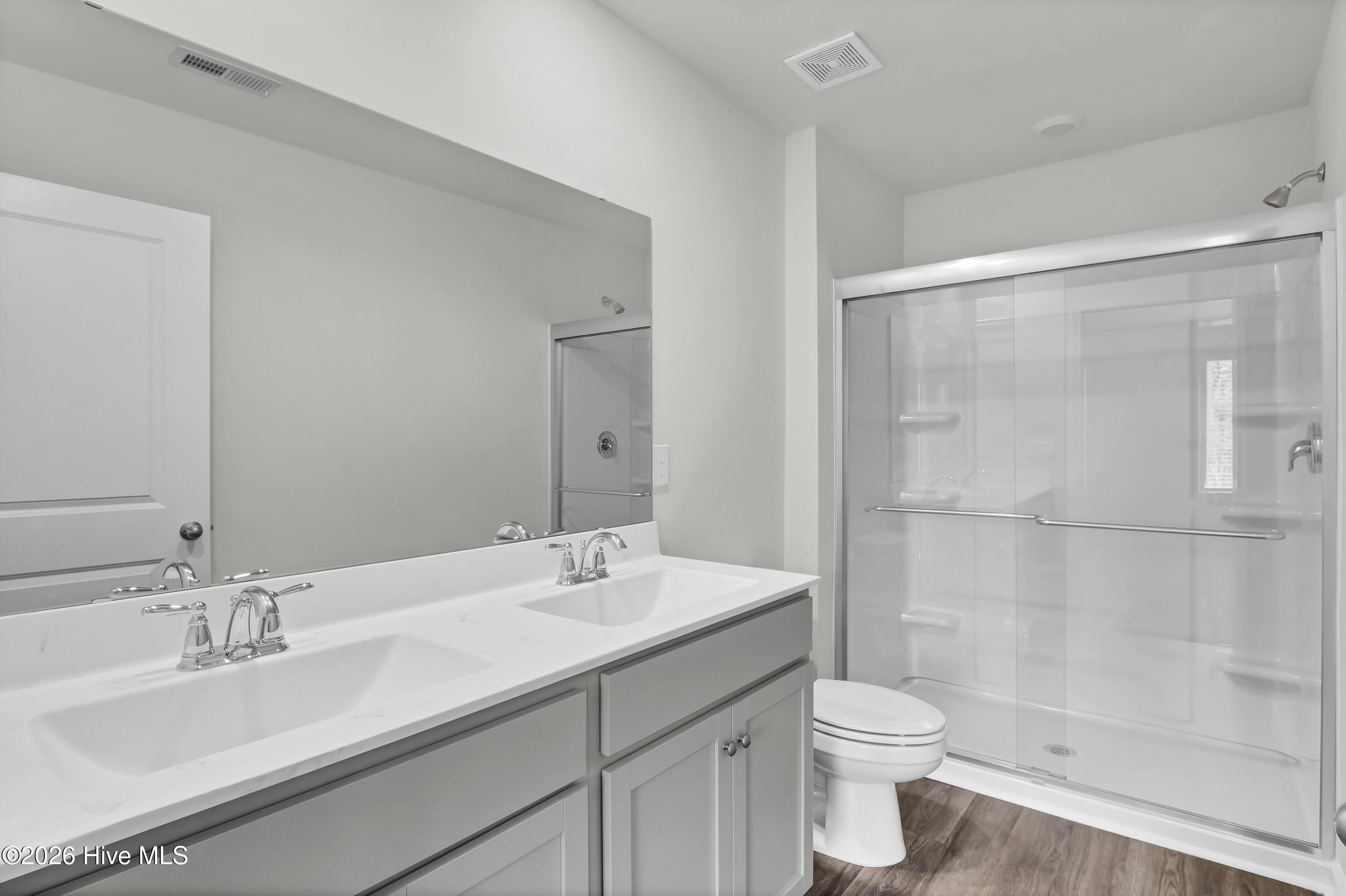 100569418 | Photo 22