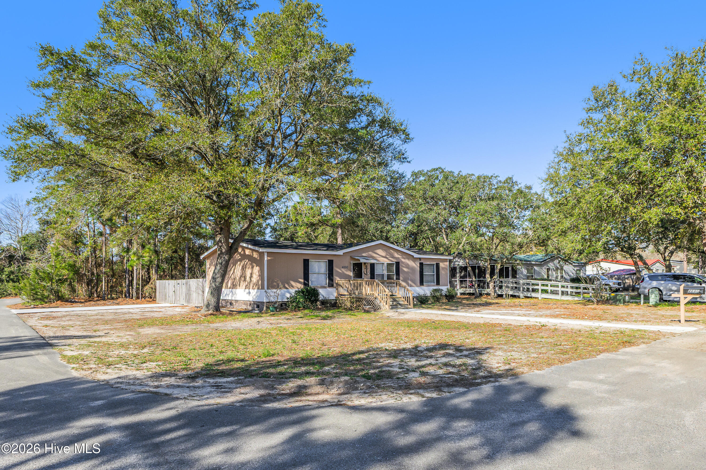 100564179 | Photo 37