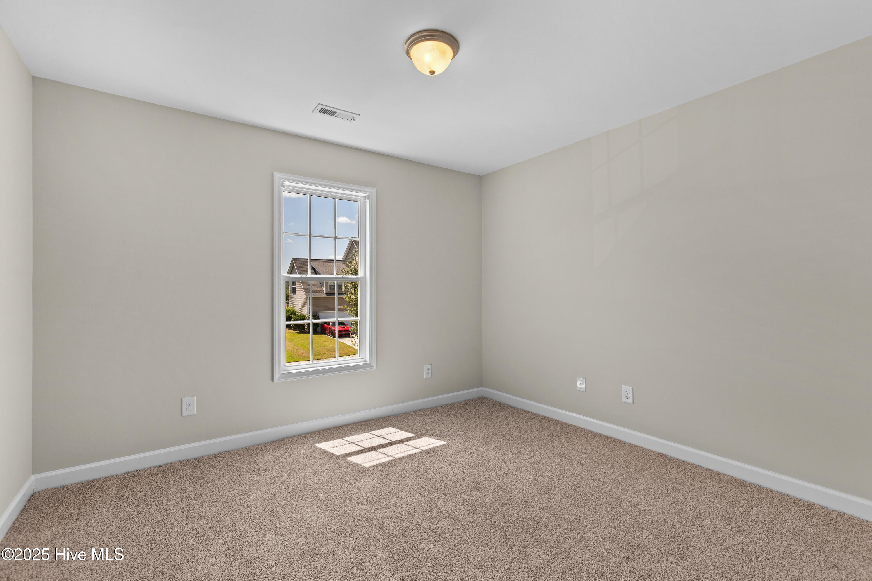 100534668 | Photo 26