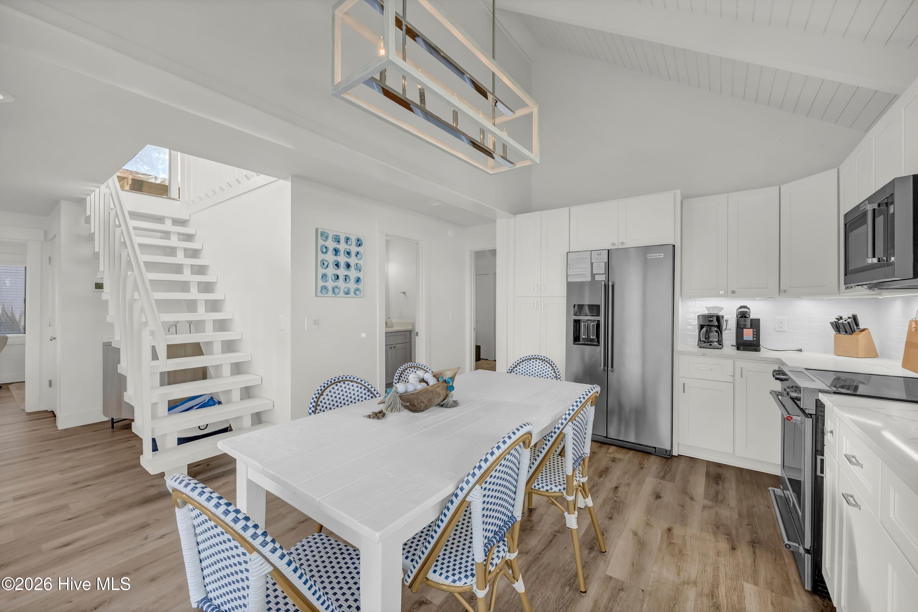 100554666 | Photo 13