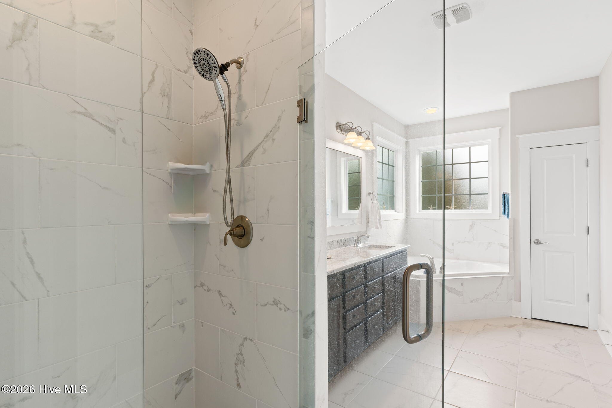 100555251 | Photo 31