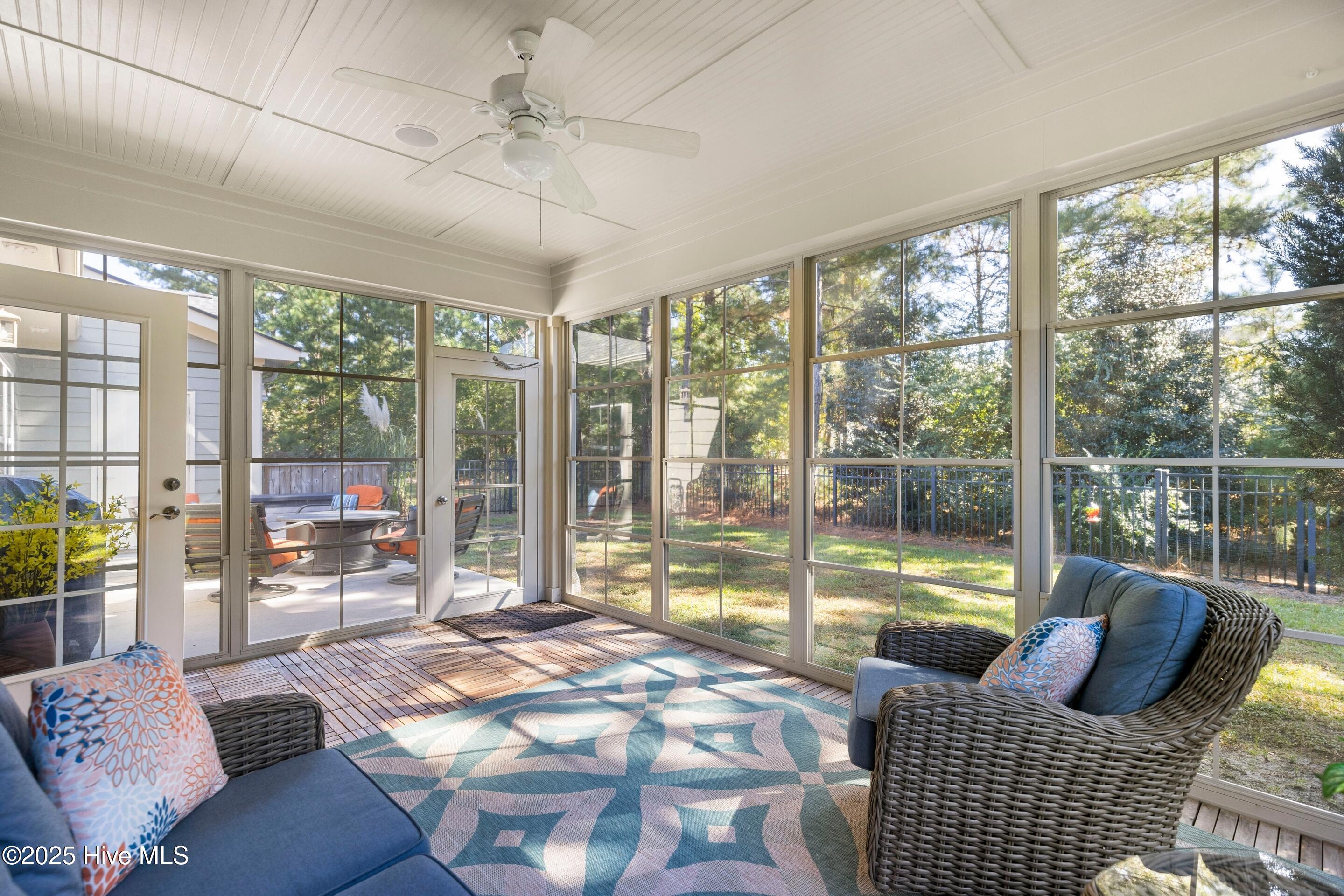 100537619 | Photo 36