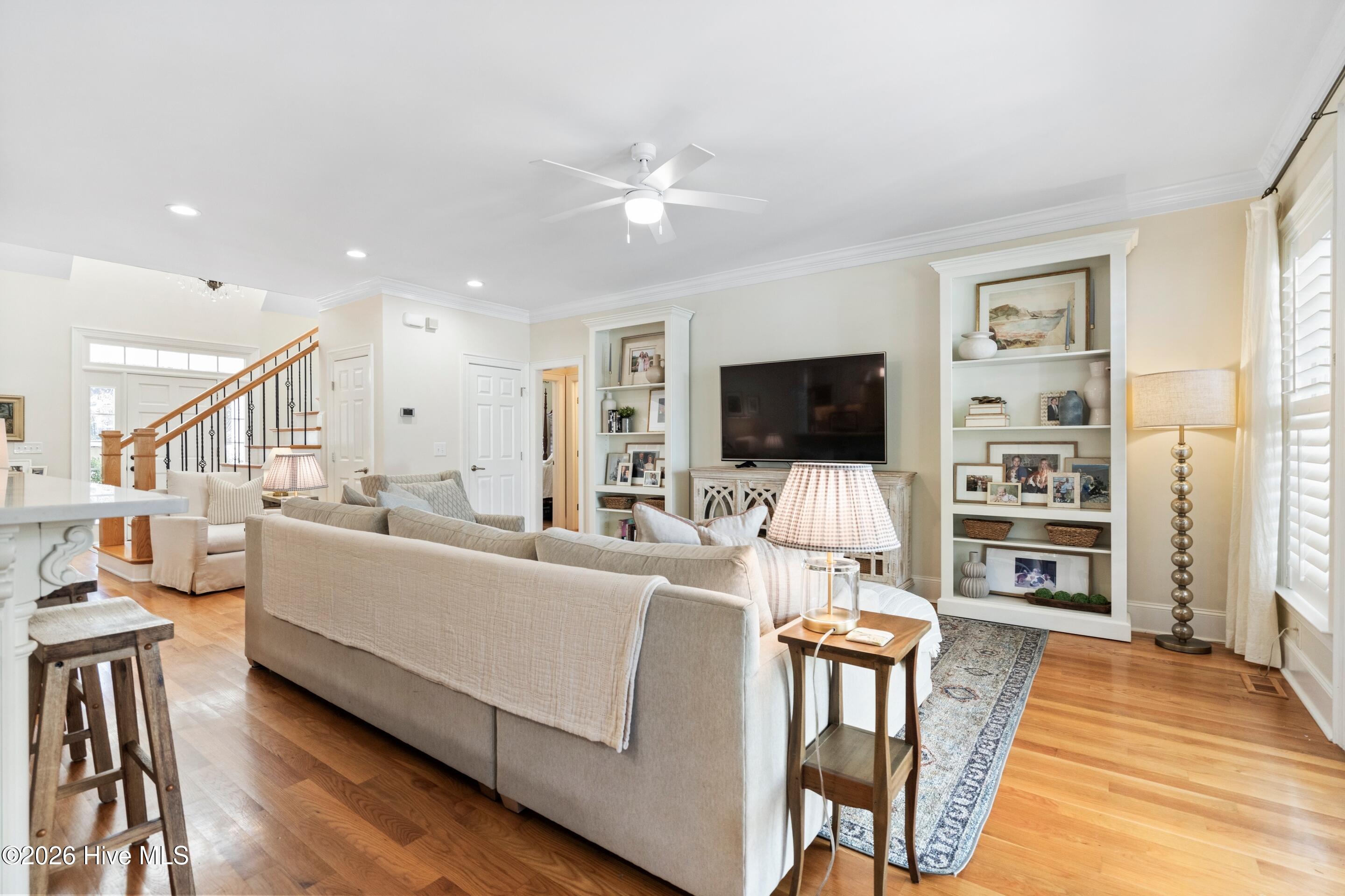 100549669 | Photo 27