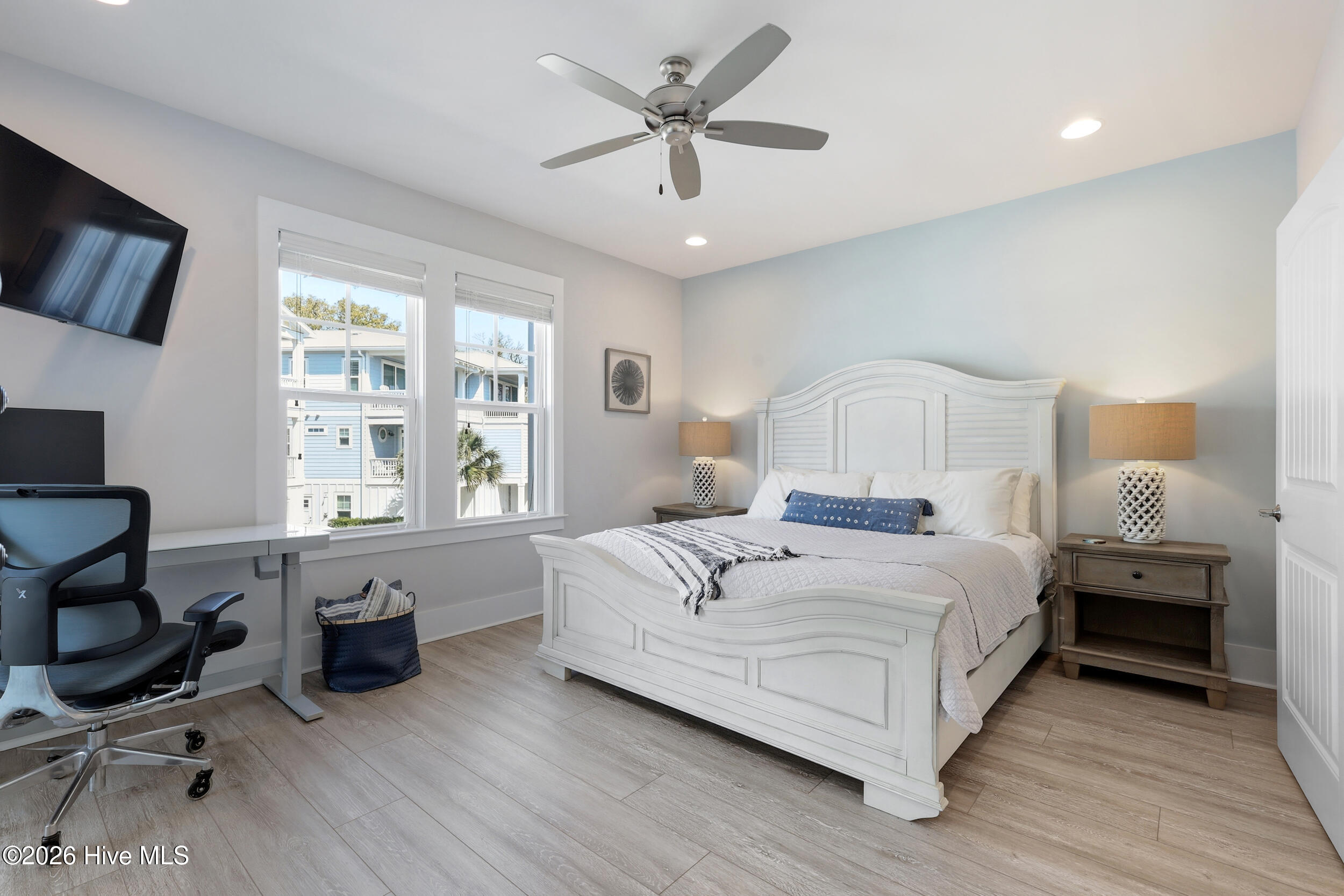 100563355 | Photo 20