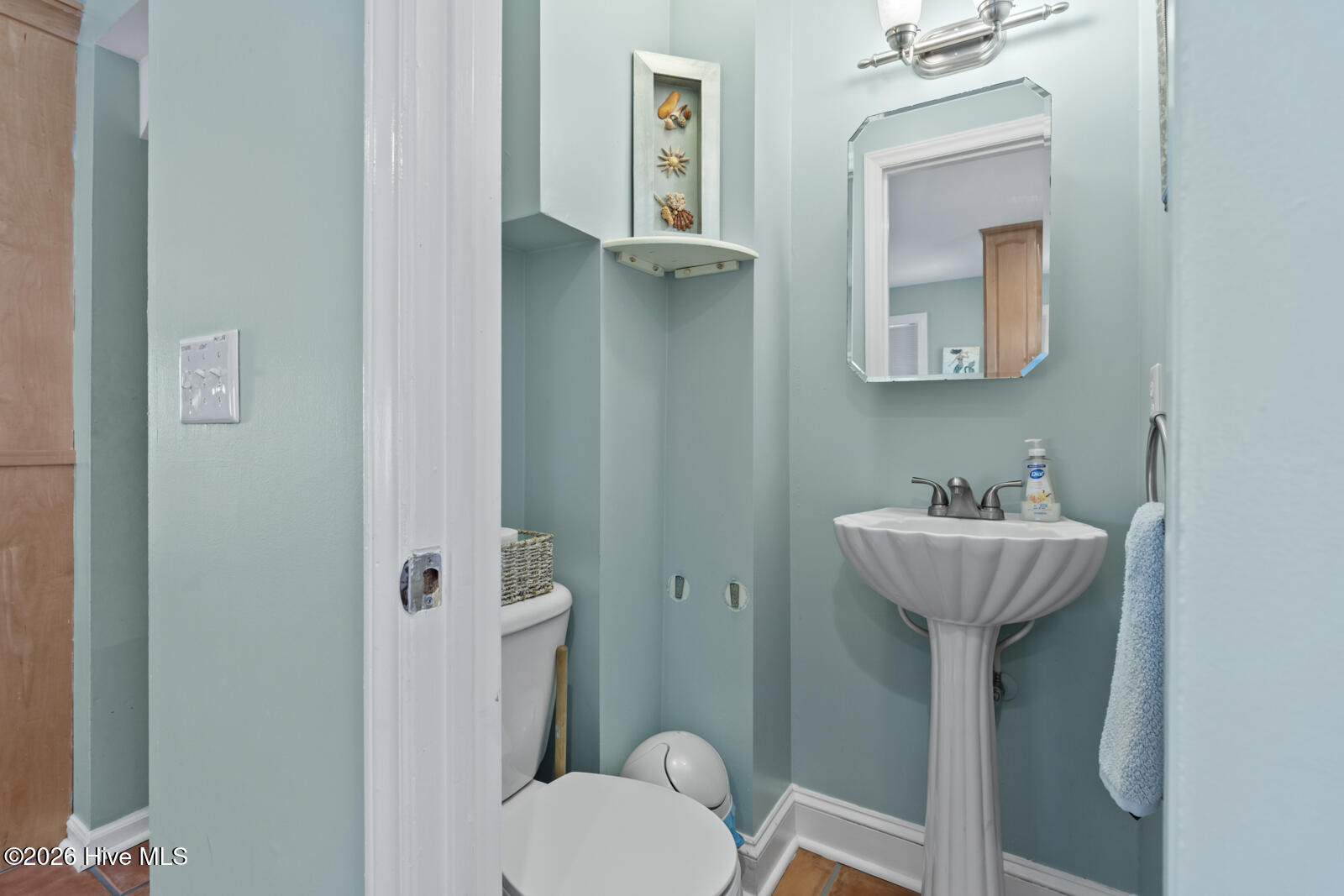 100569371 | Photo 23