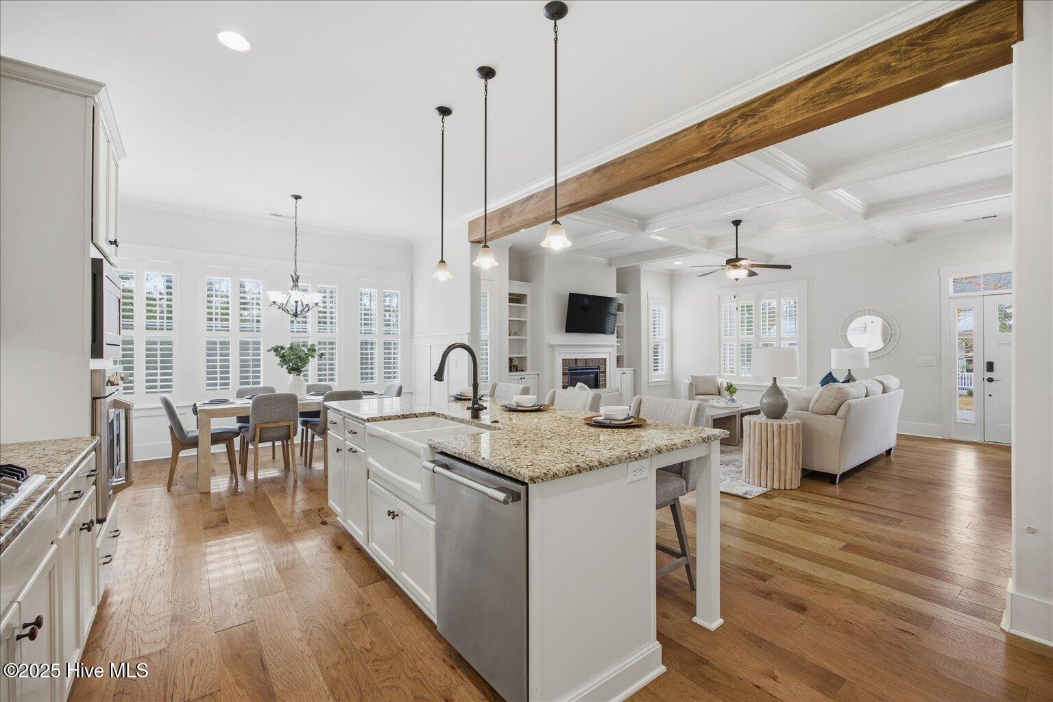 100536924 | Photo 17