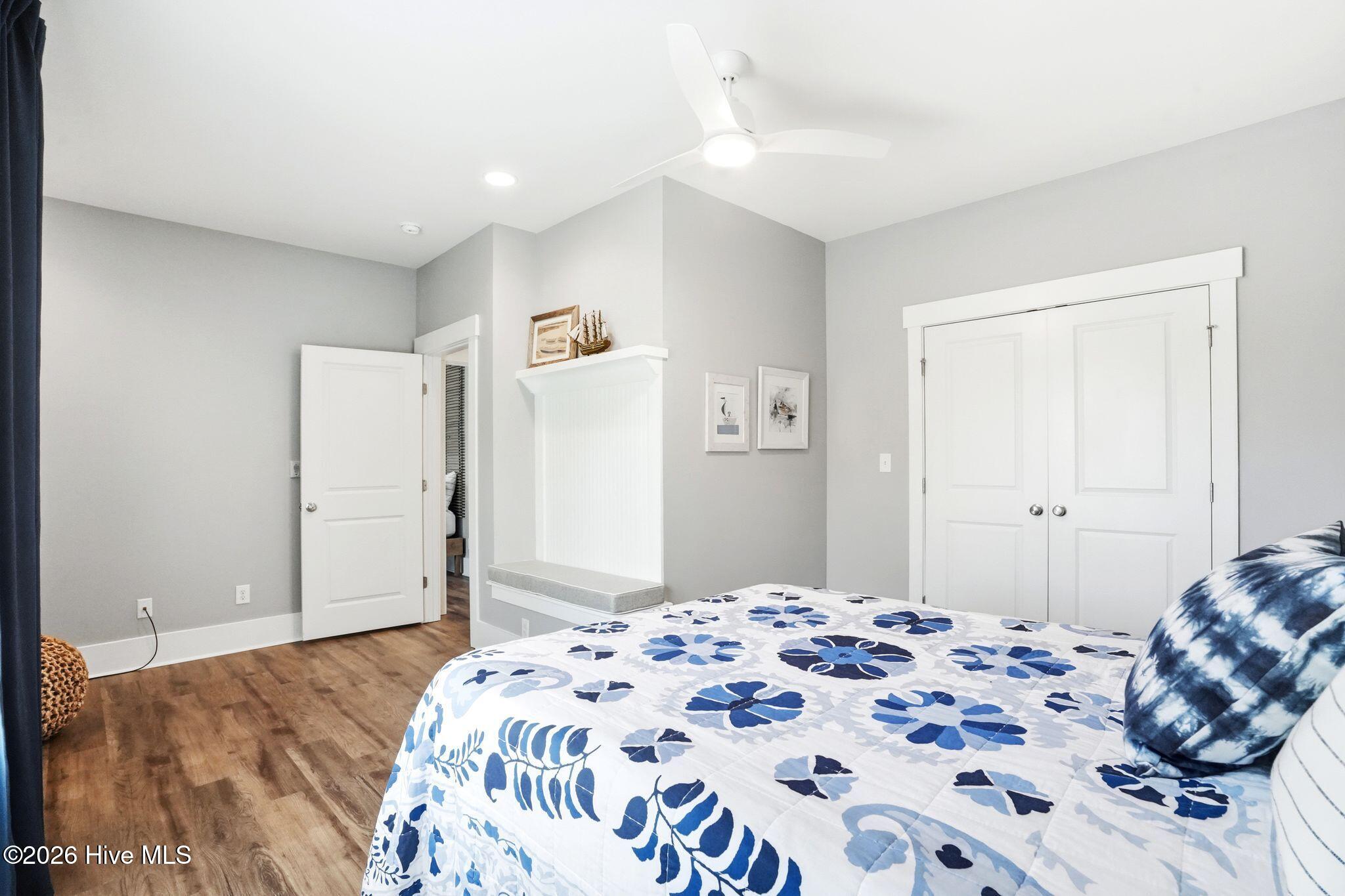 100565220 | Photo 41