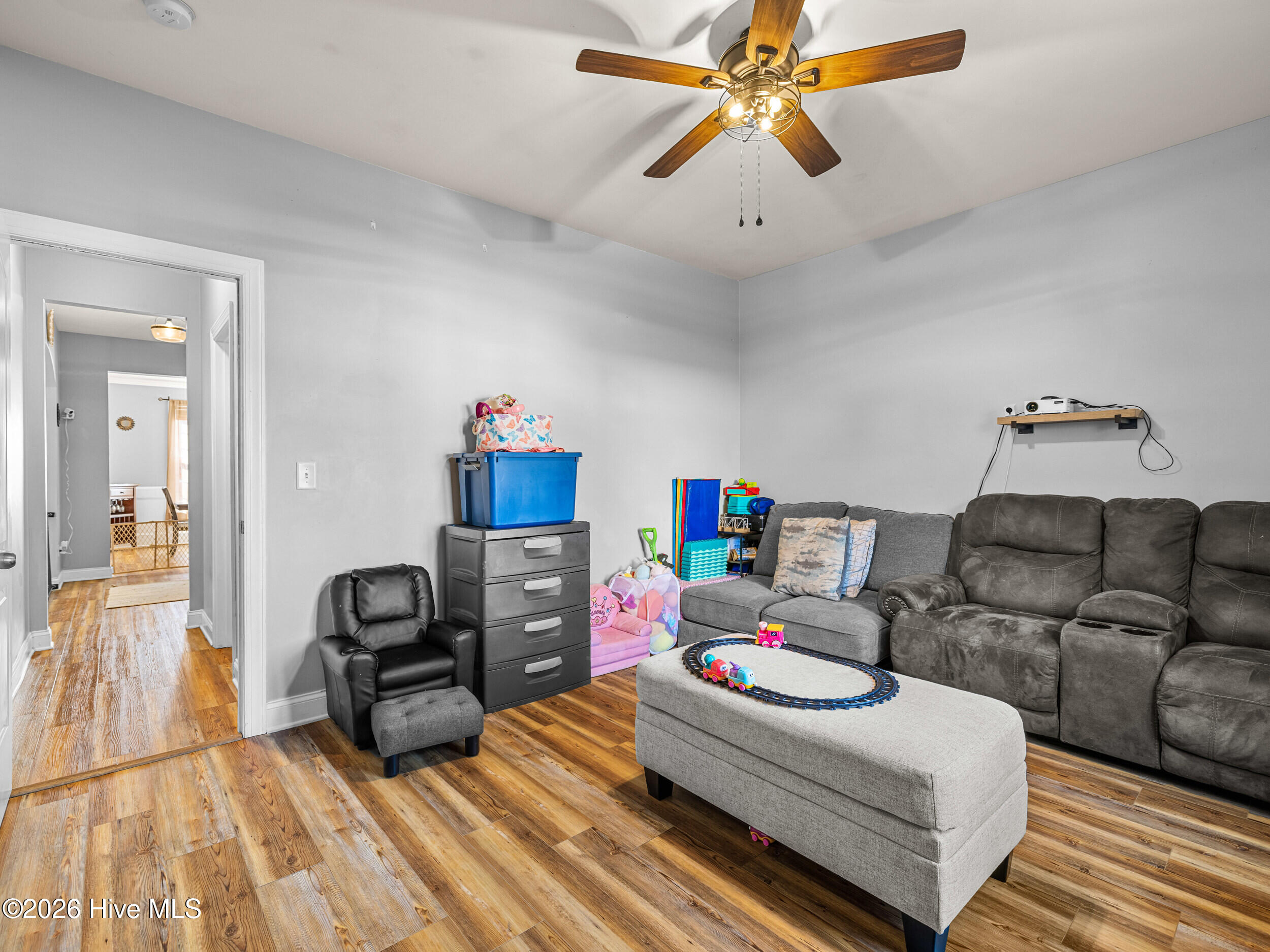 100554217 | Photo 38