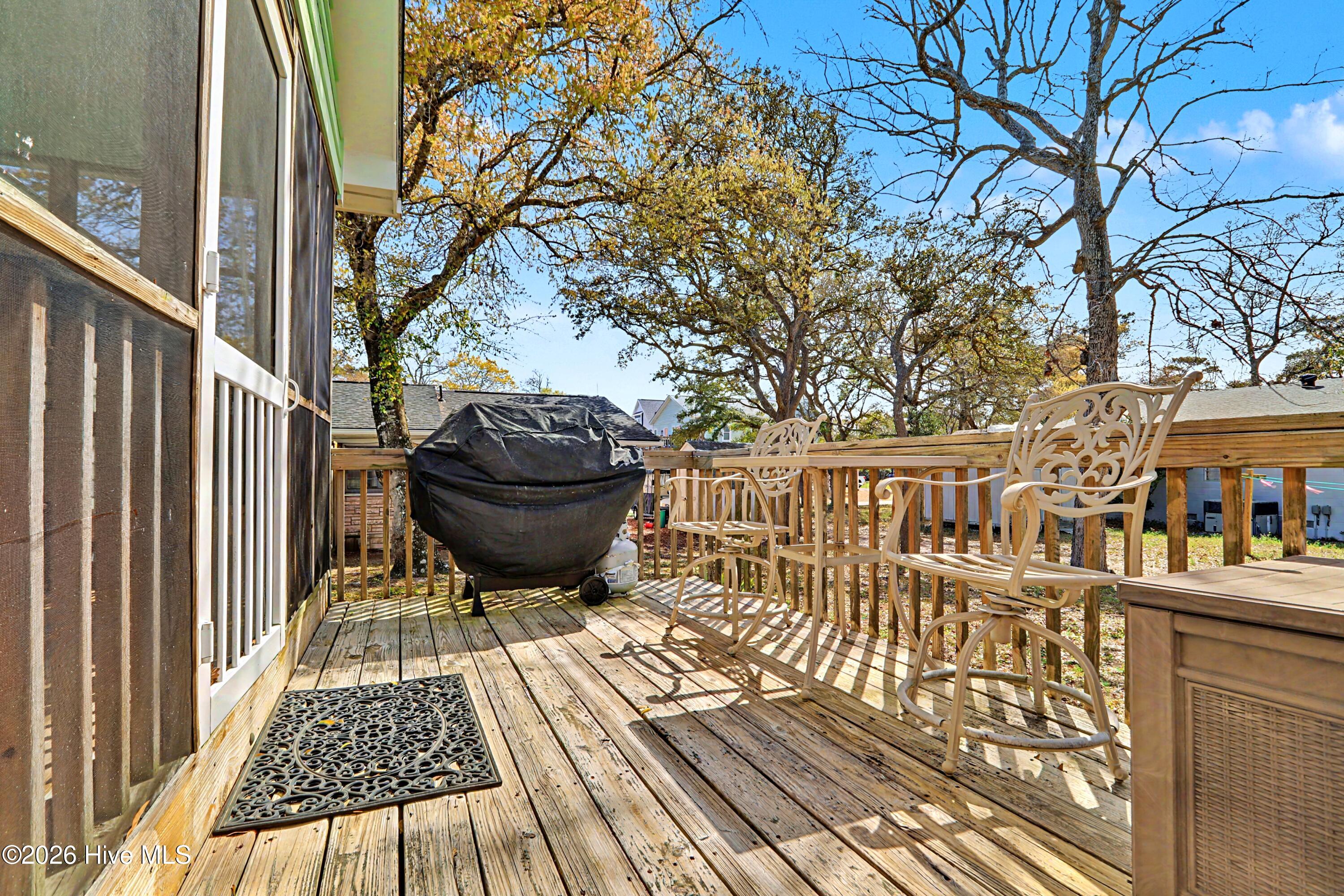 100563320 | Photo 29