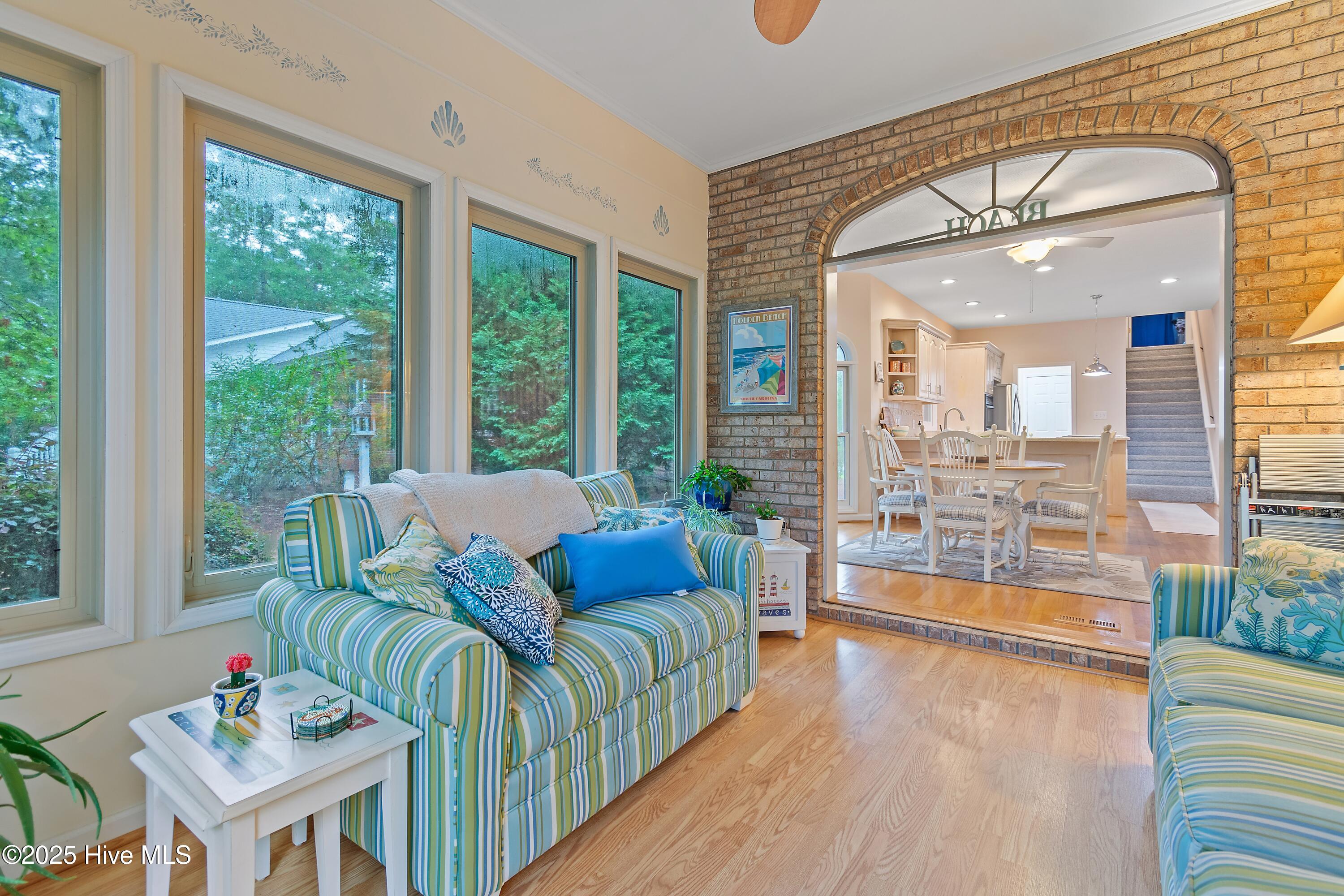 100522633 | Photo 16