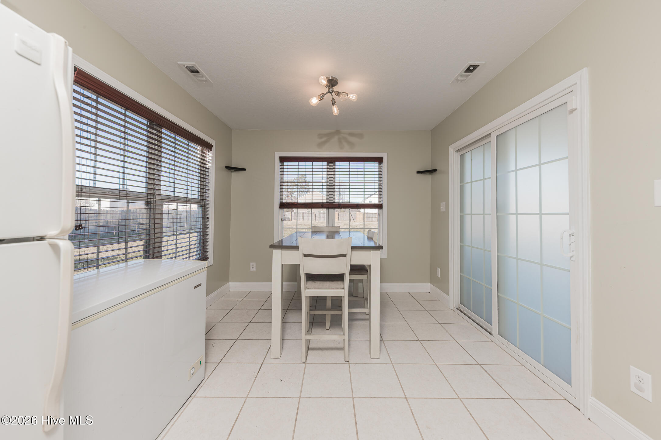 100550333 | Photo 24