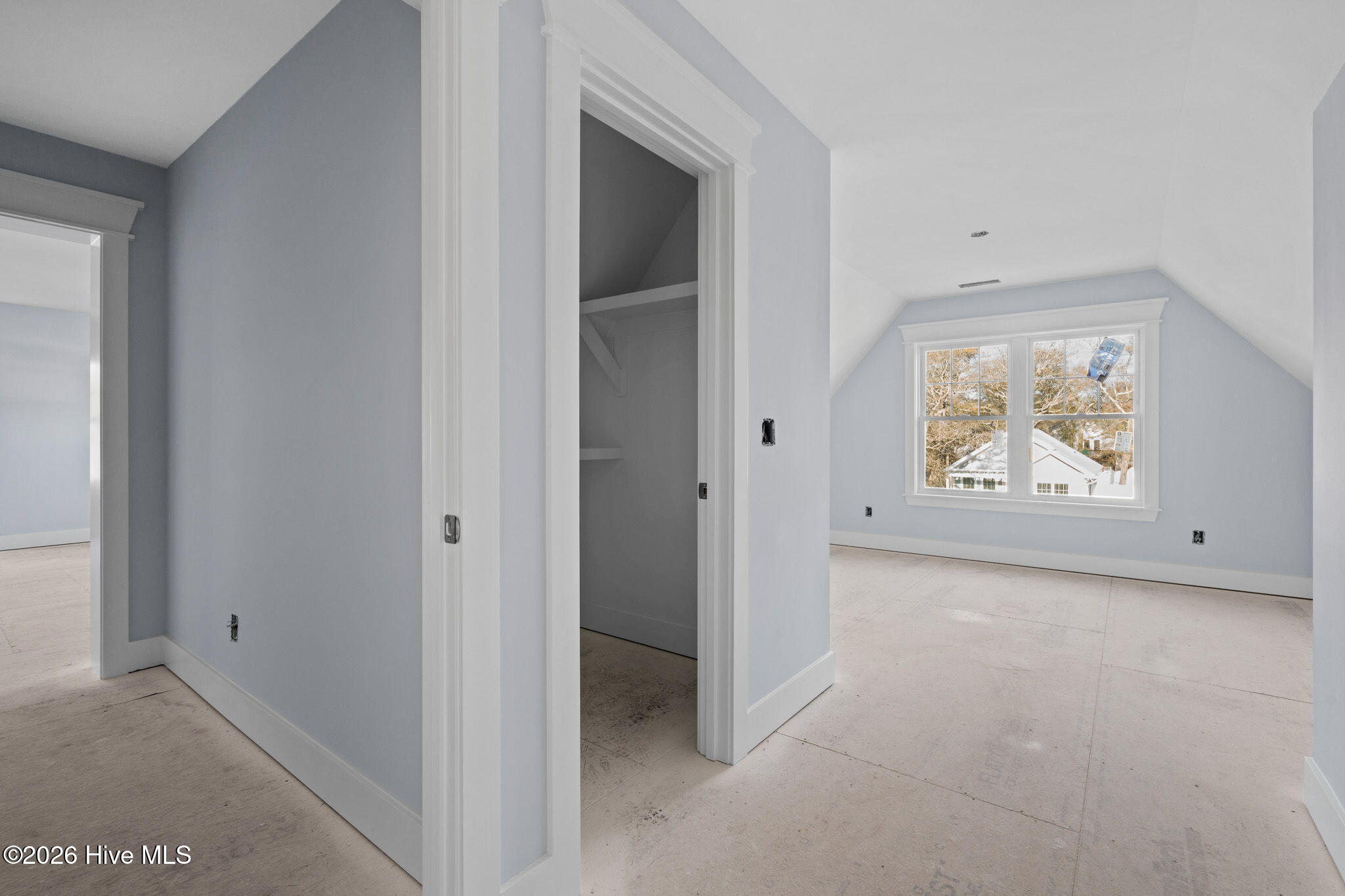 100546665 | Photo 14