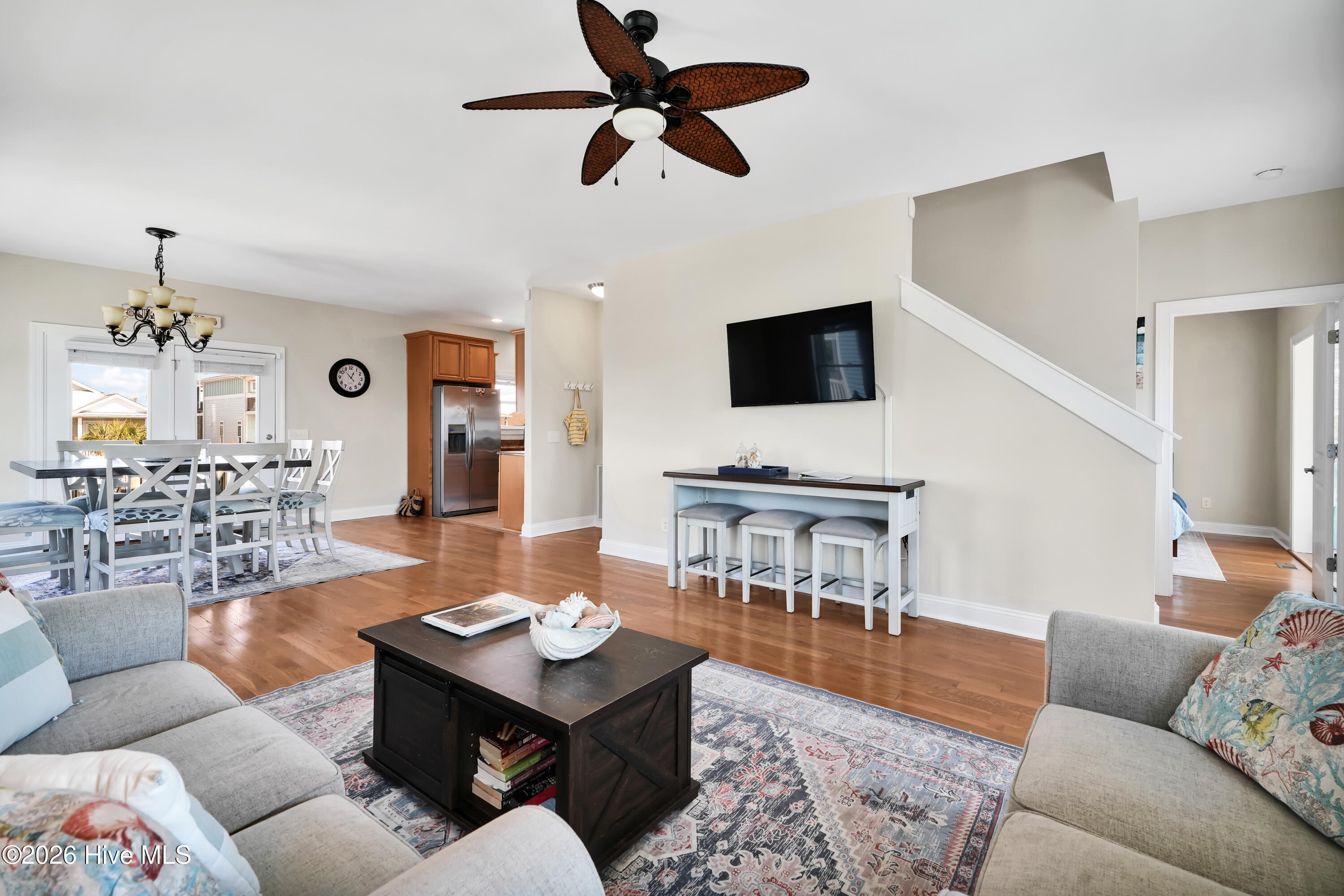 100559686 | Photo 17