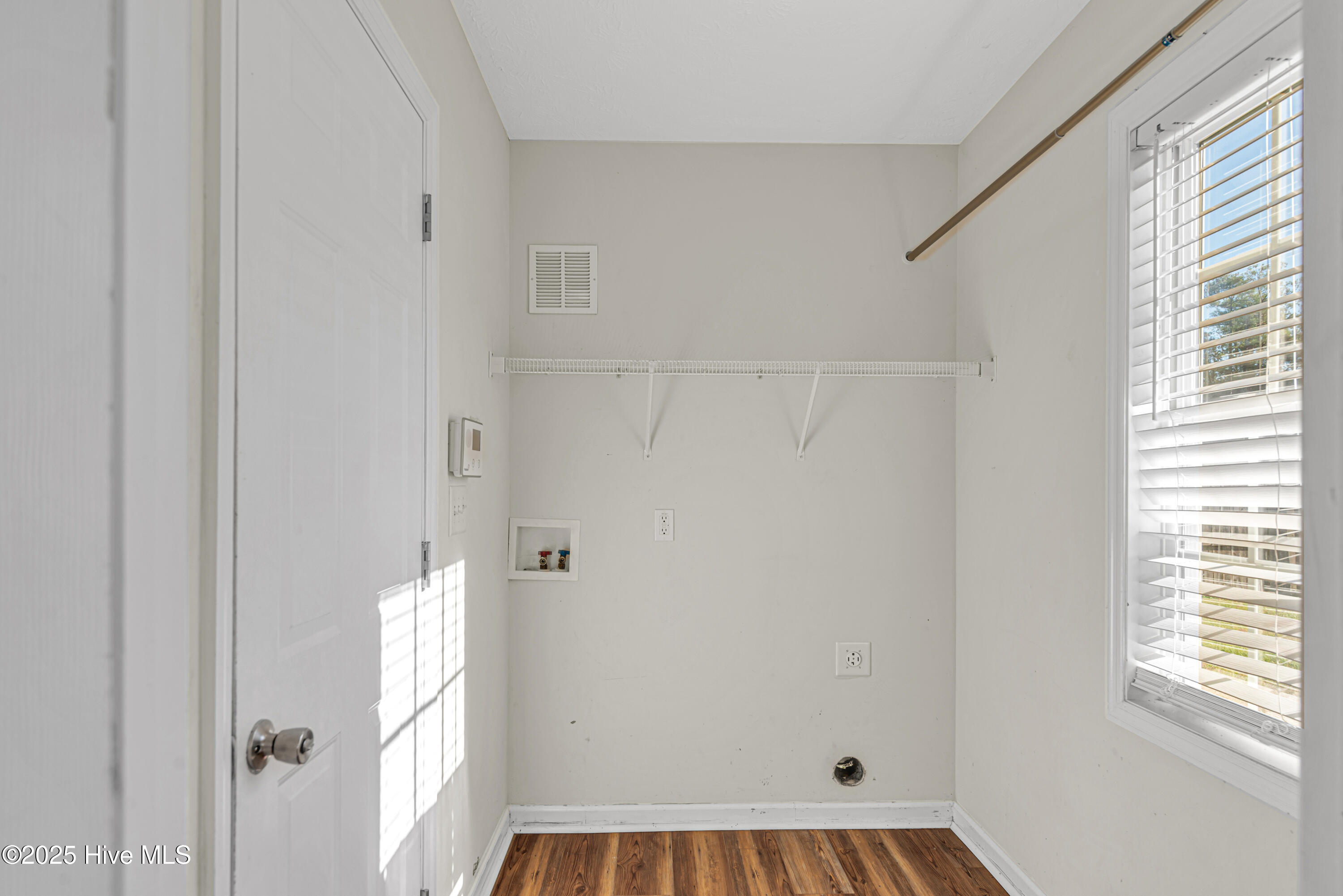 100543275 | Photo 18