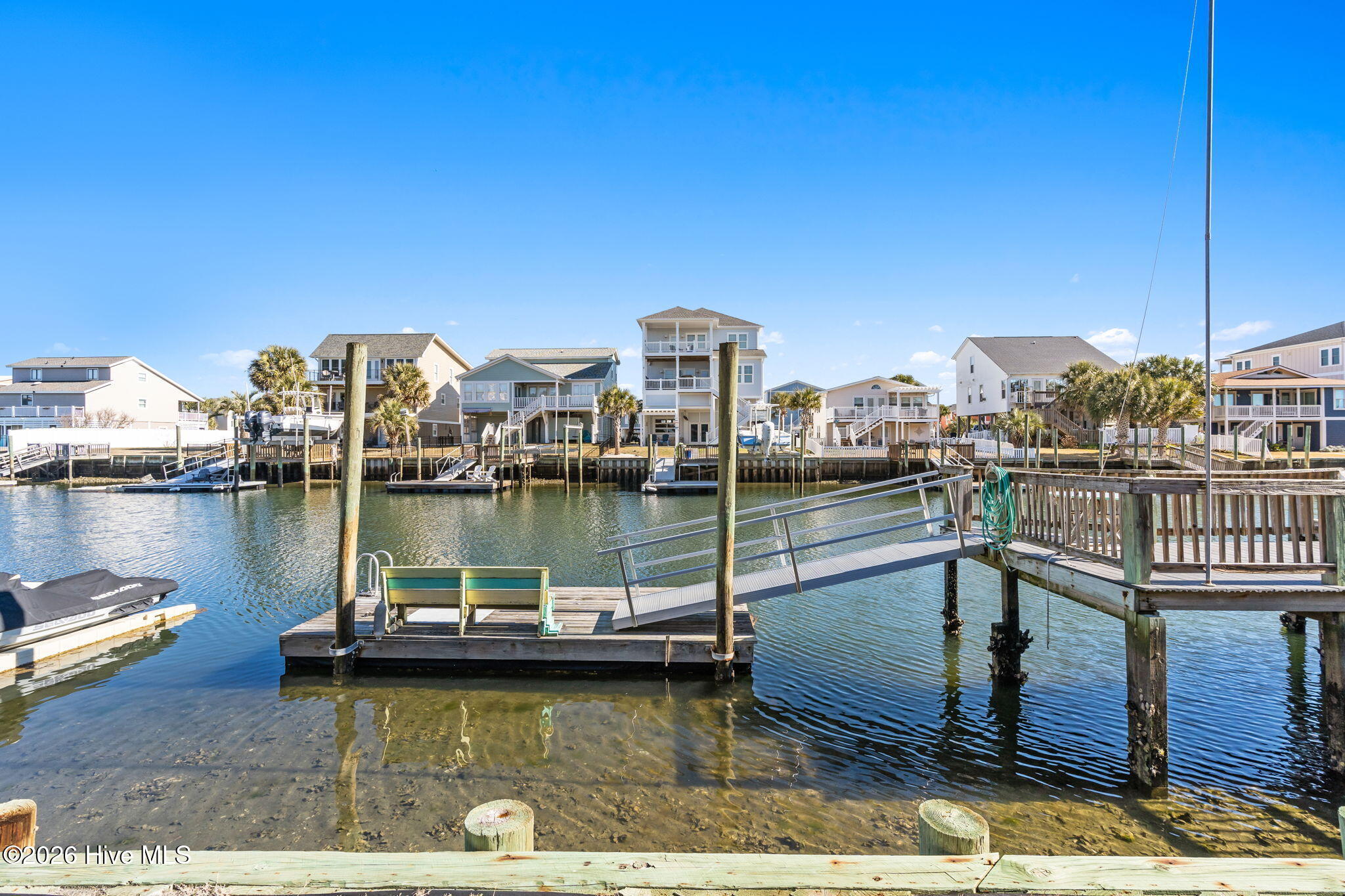 100549664 | Photo 48