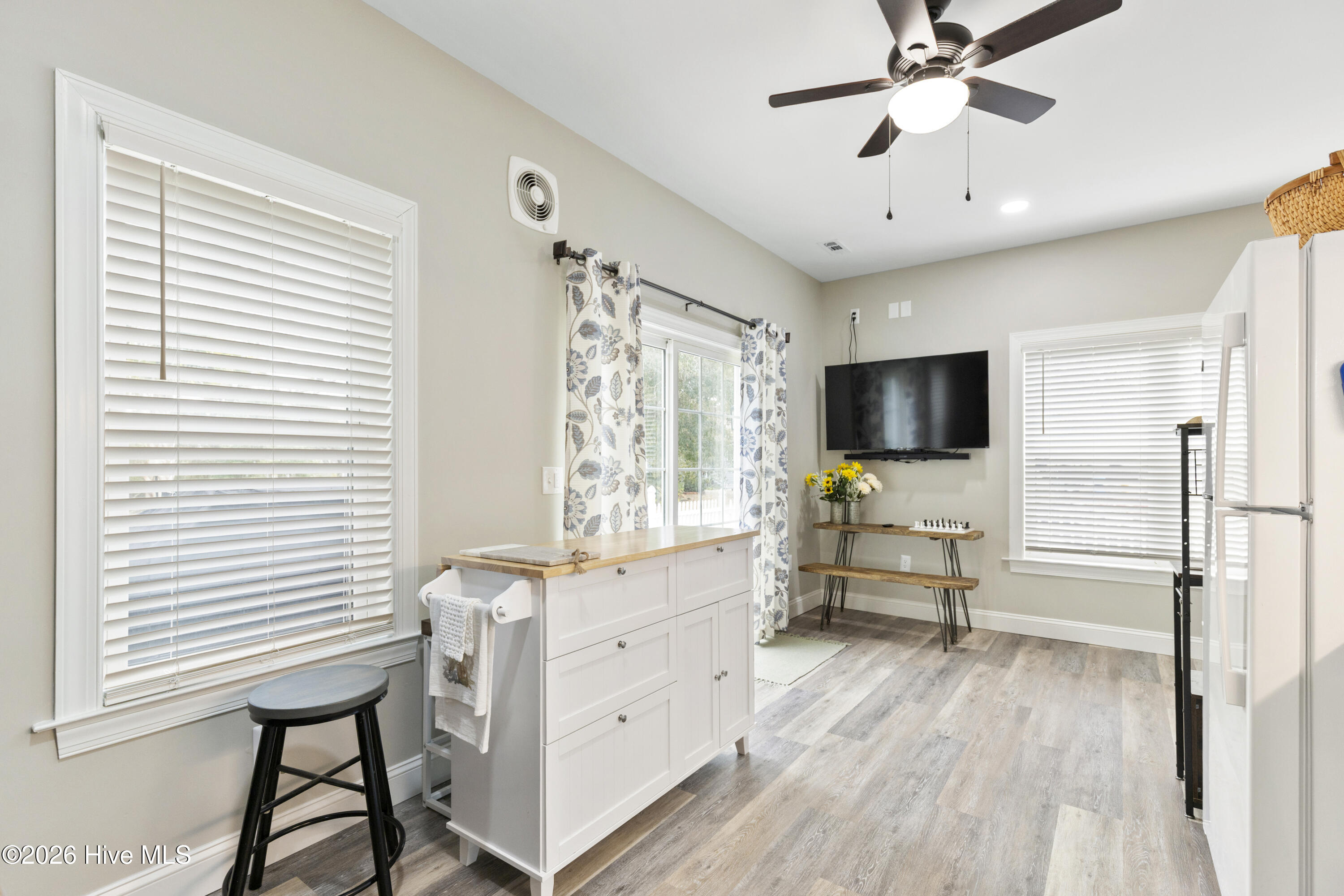 100551822 | Photo 39