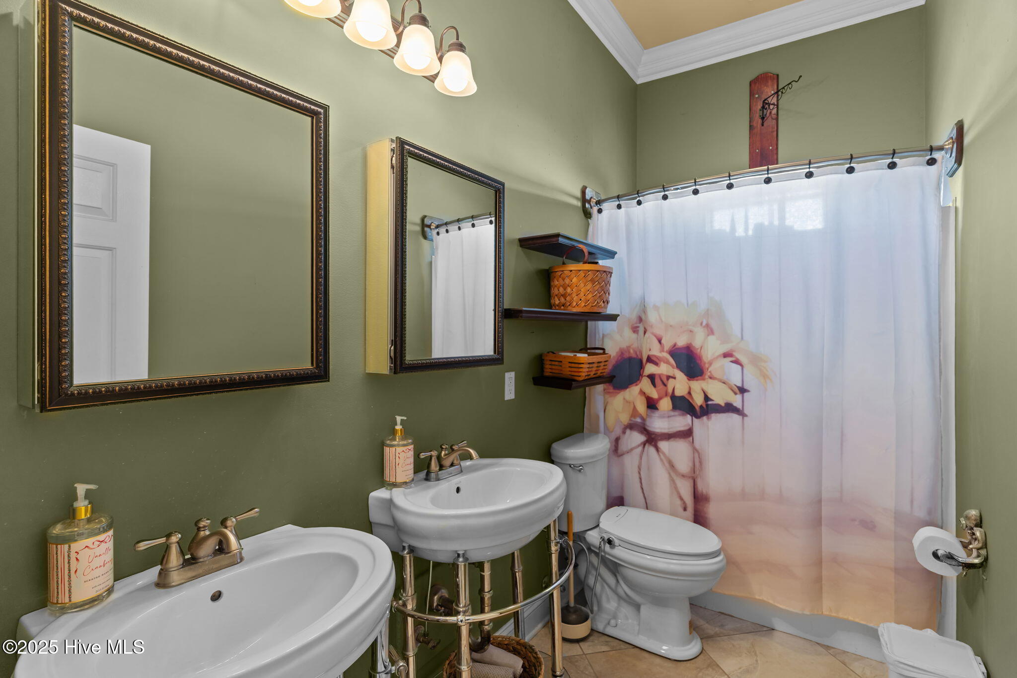 100540353 | Photo 26