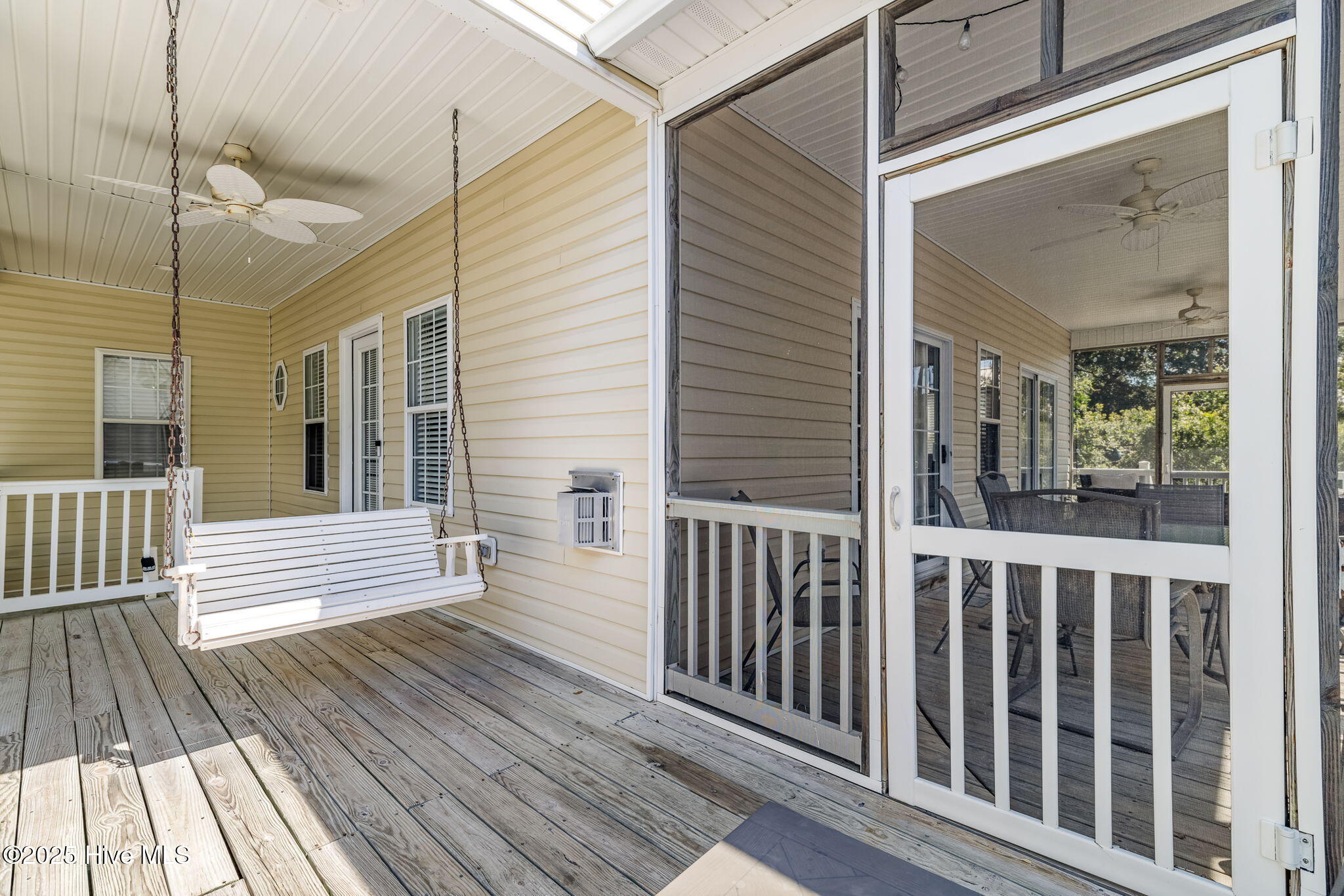 106 SE 44th Street, Oak Island, NC, 28465