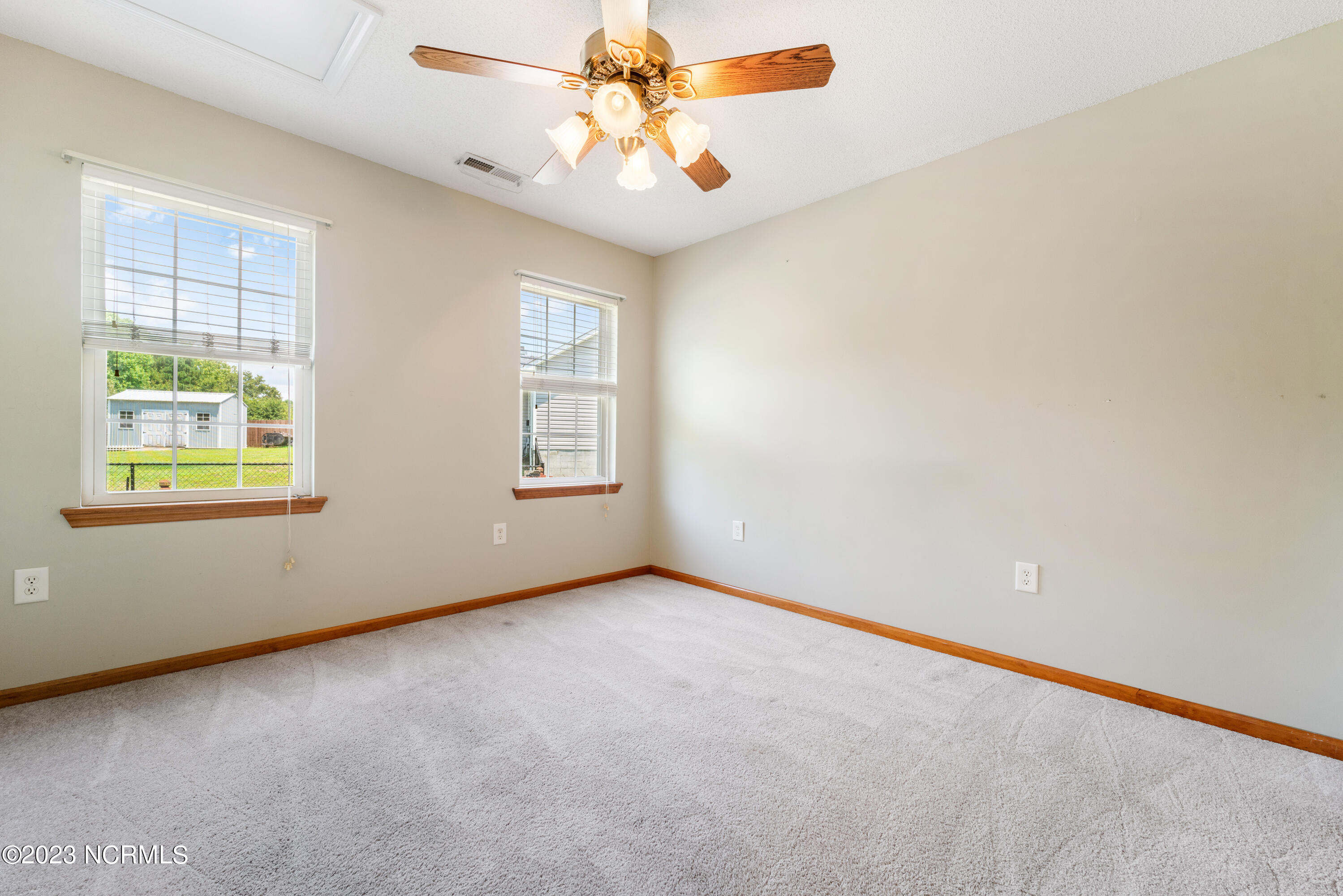 100564782 | Photo 13