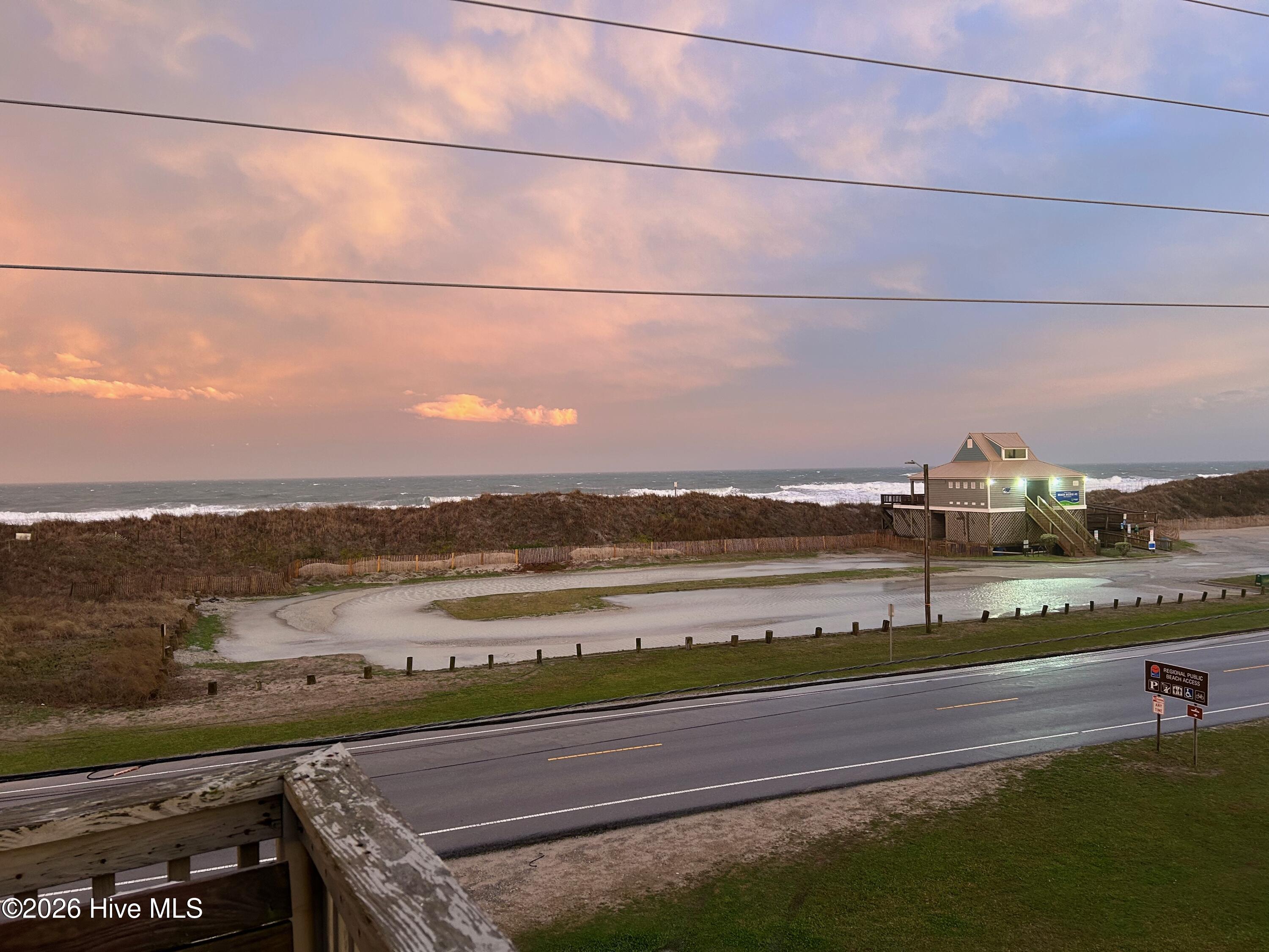 100563924 | Photo 38