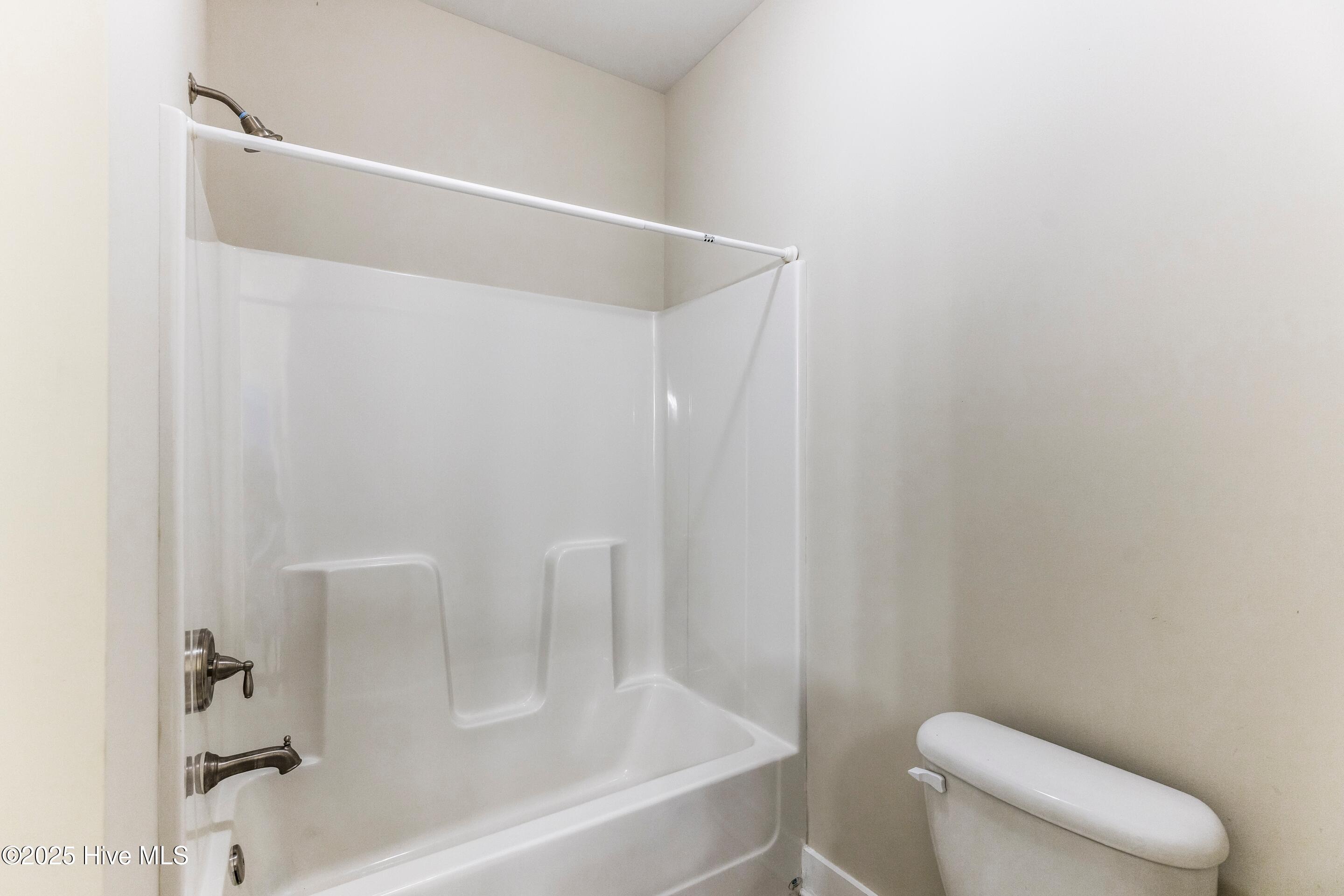 100542778 | Photo 32