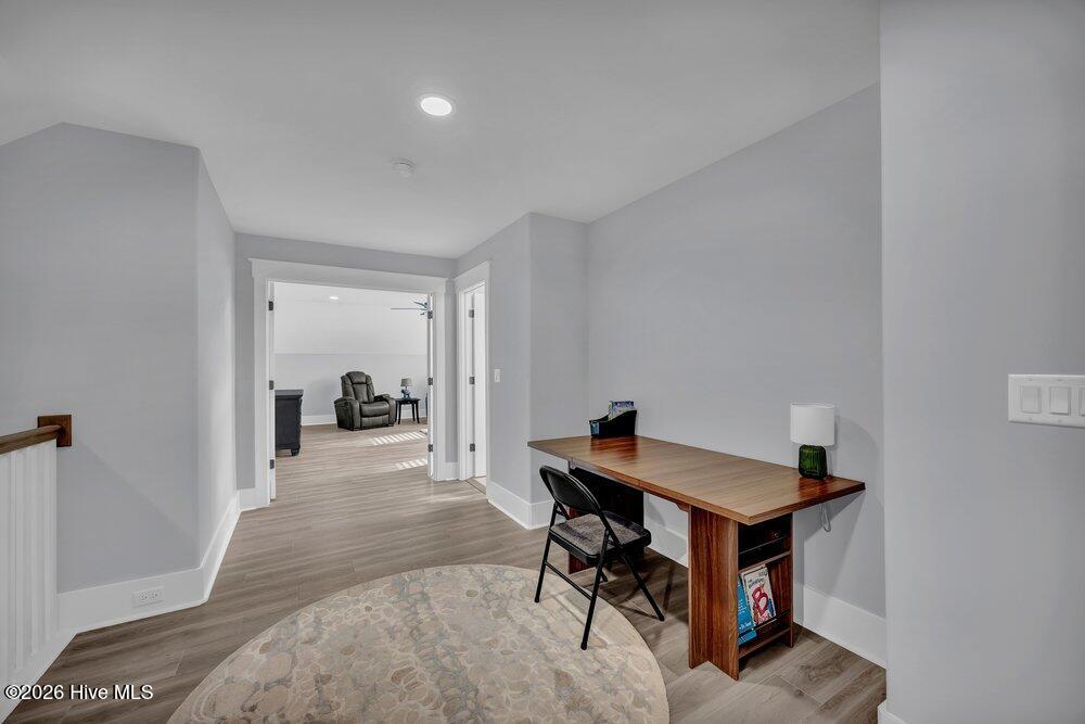 100547868 | Photo 33