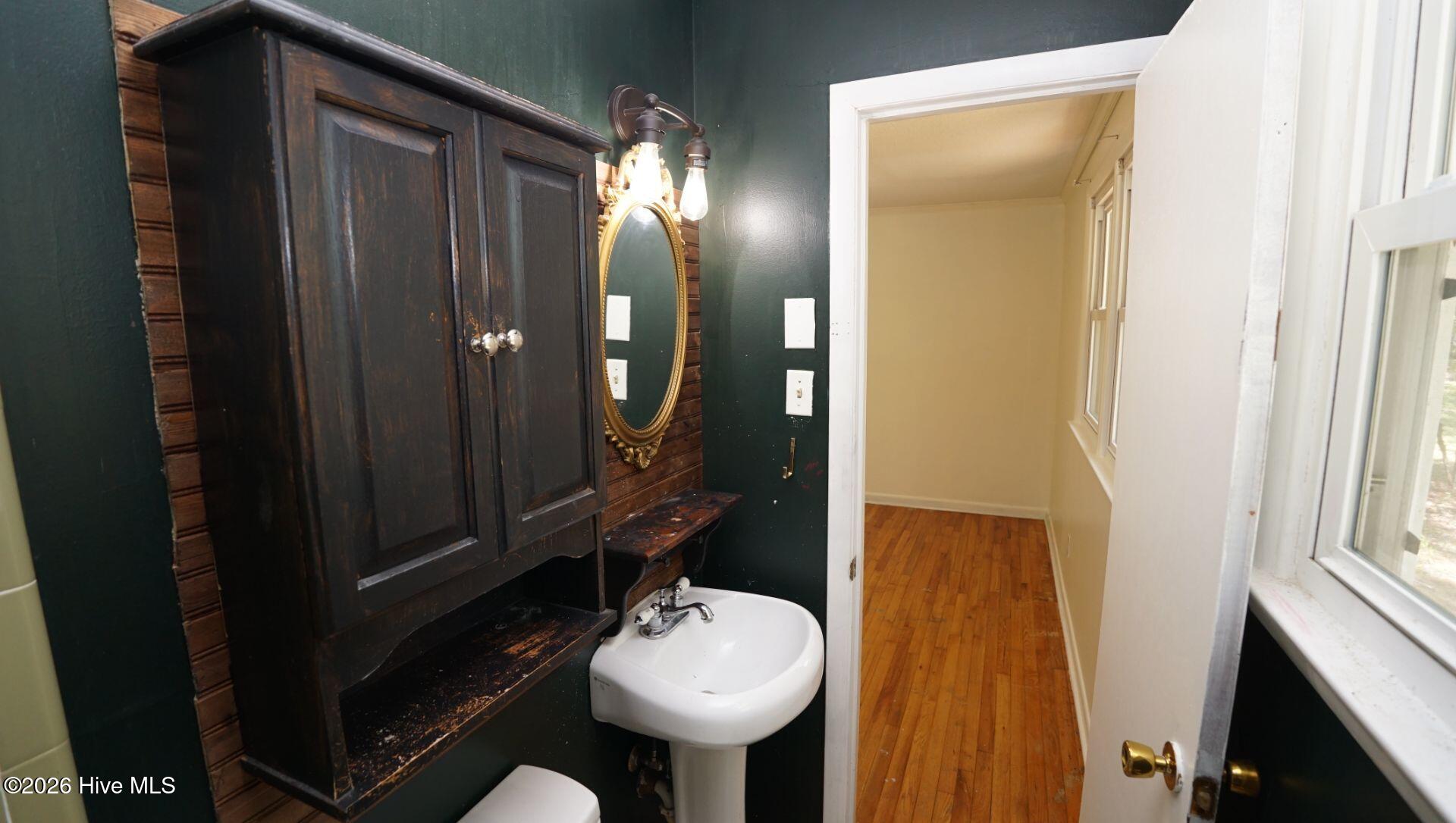 100566833 | Photo 25