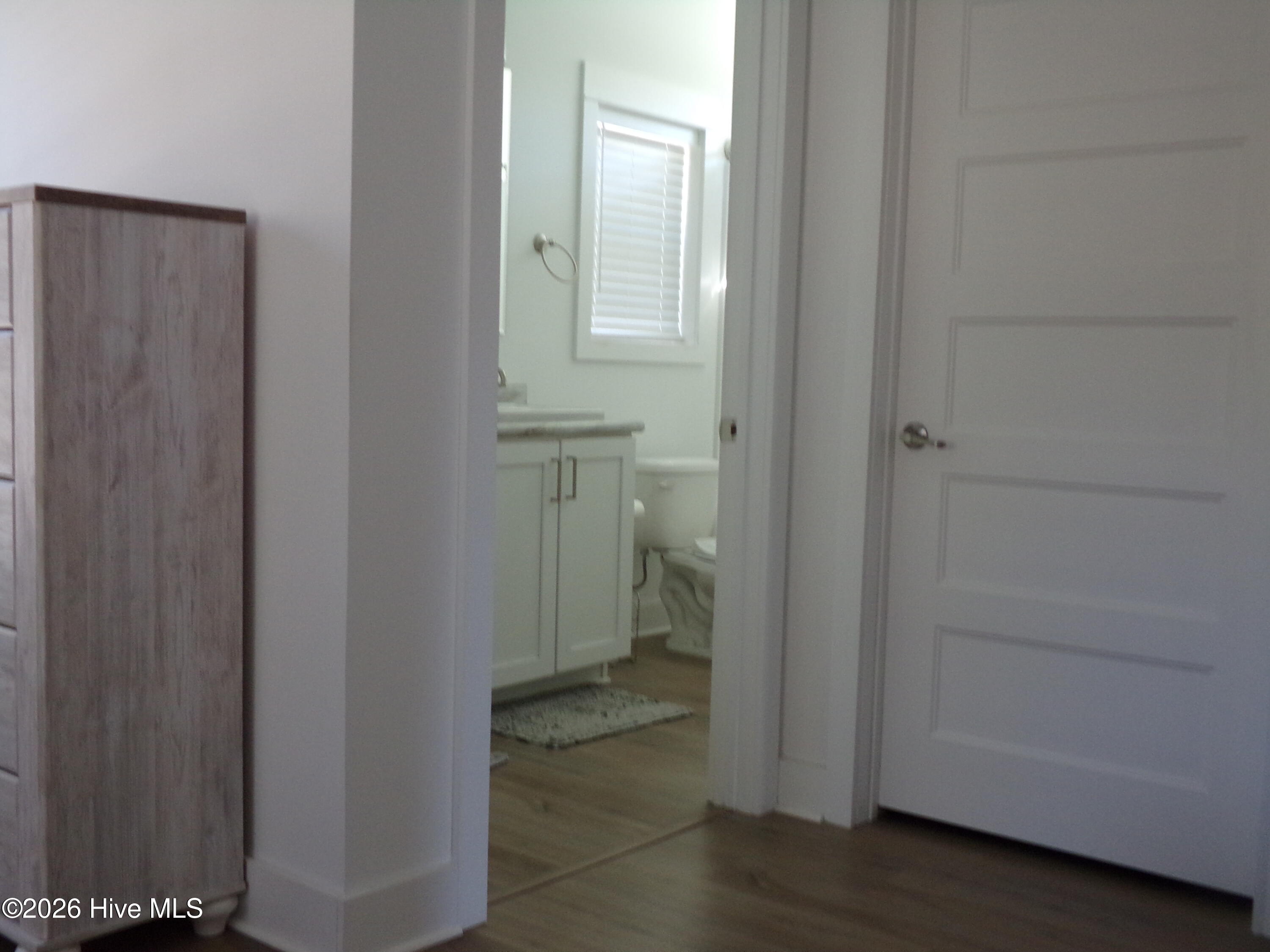 100547282 | Photo 30