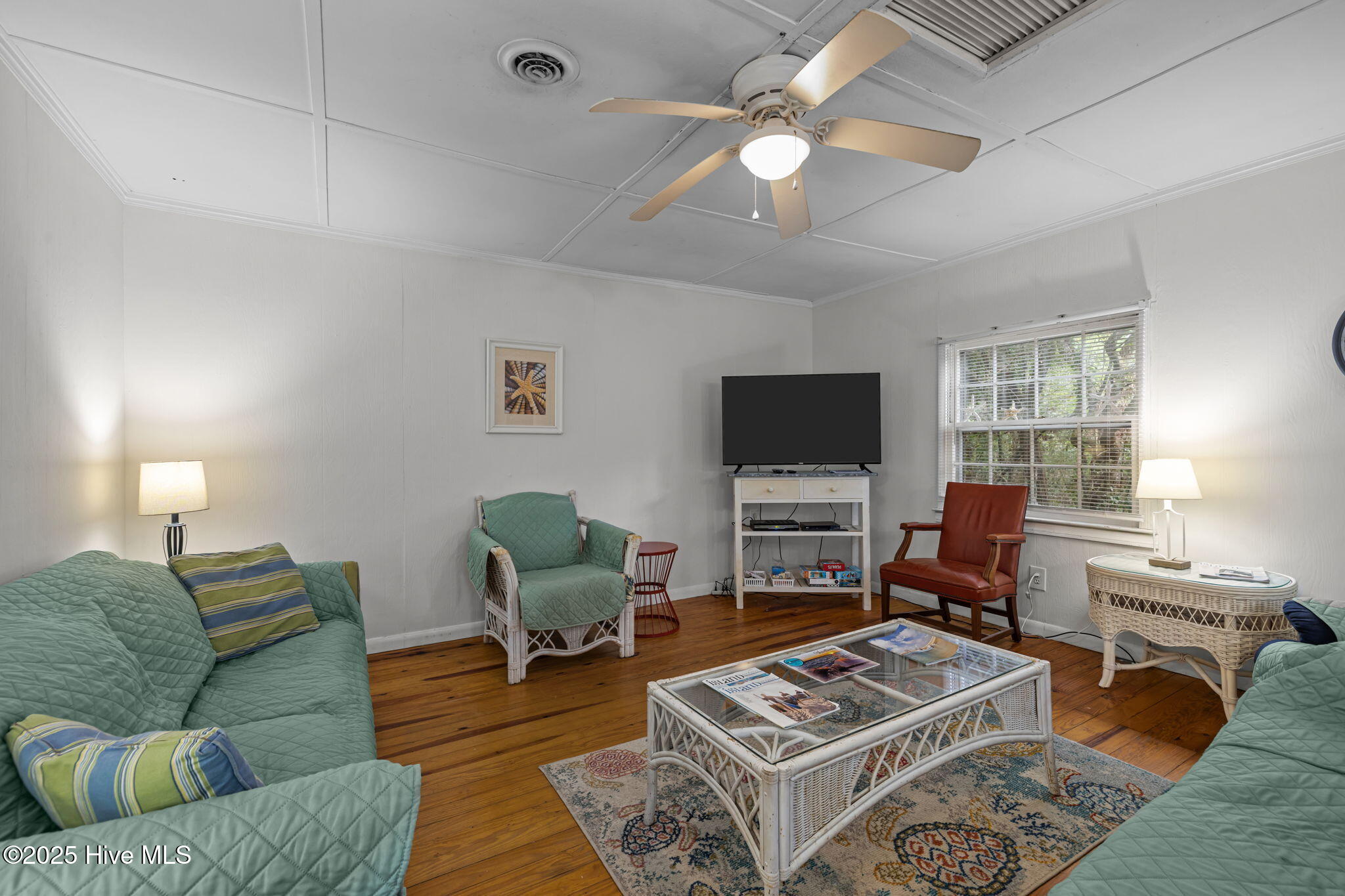 100535776 | Photo 23