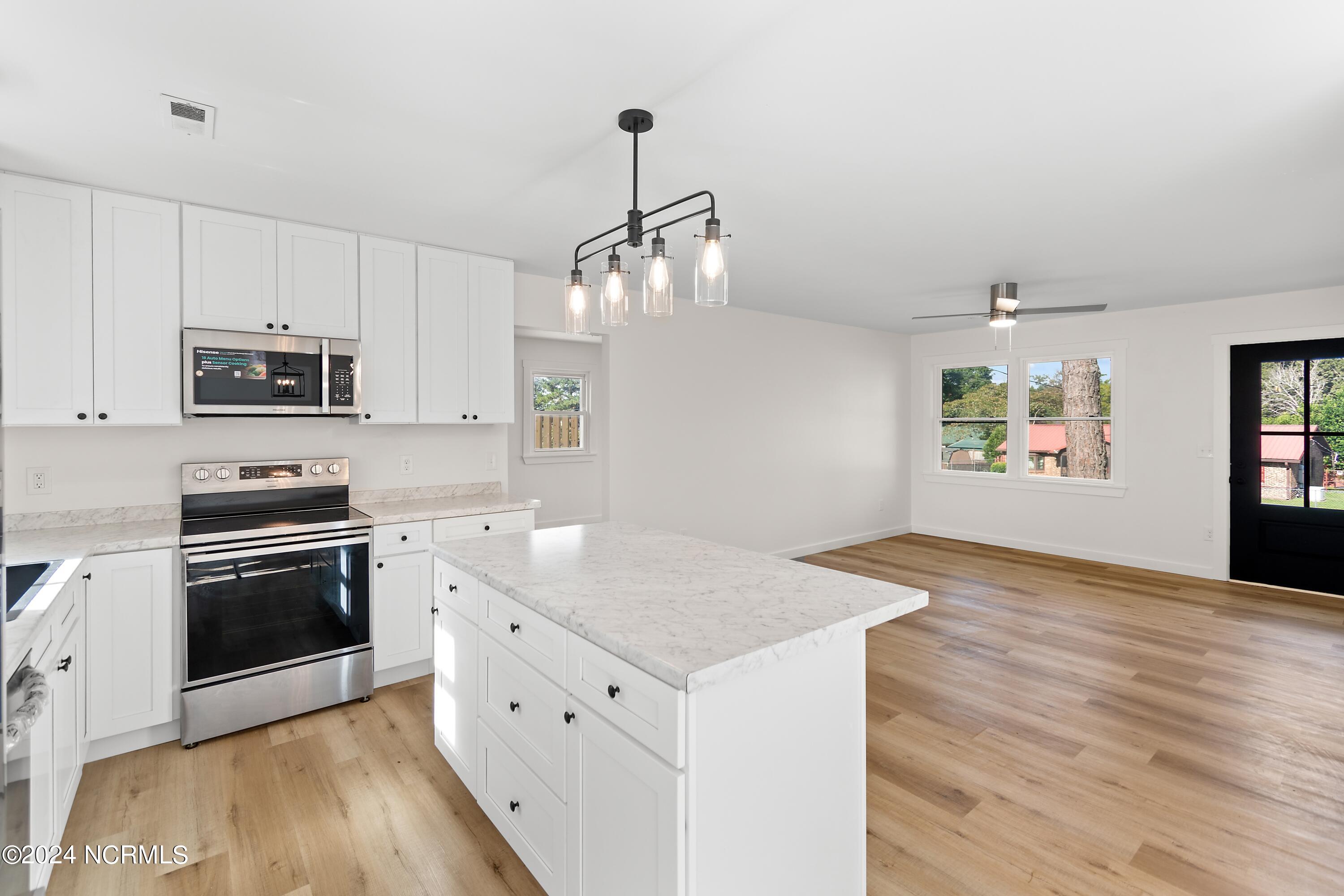 100563573 | Photo 19