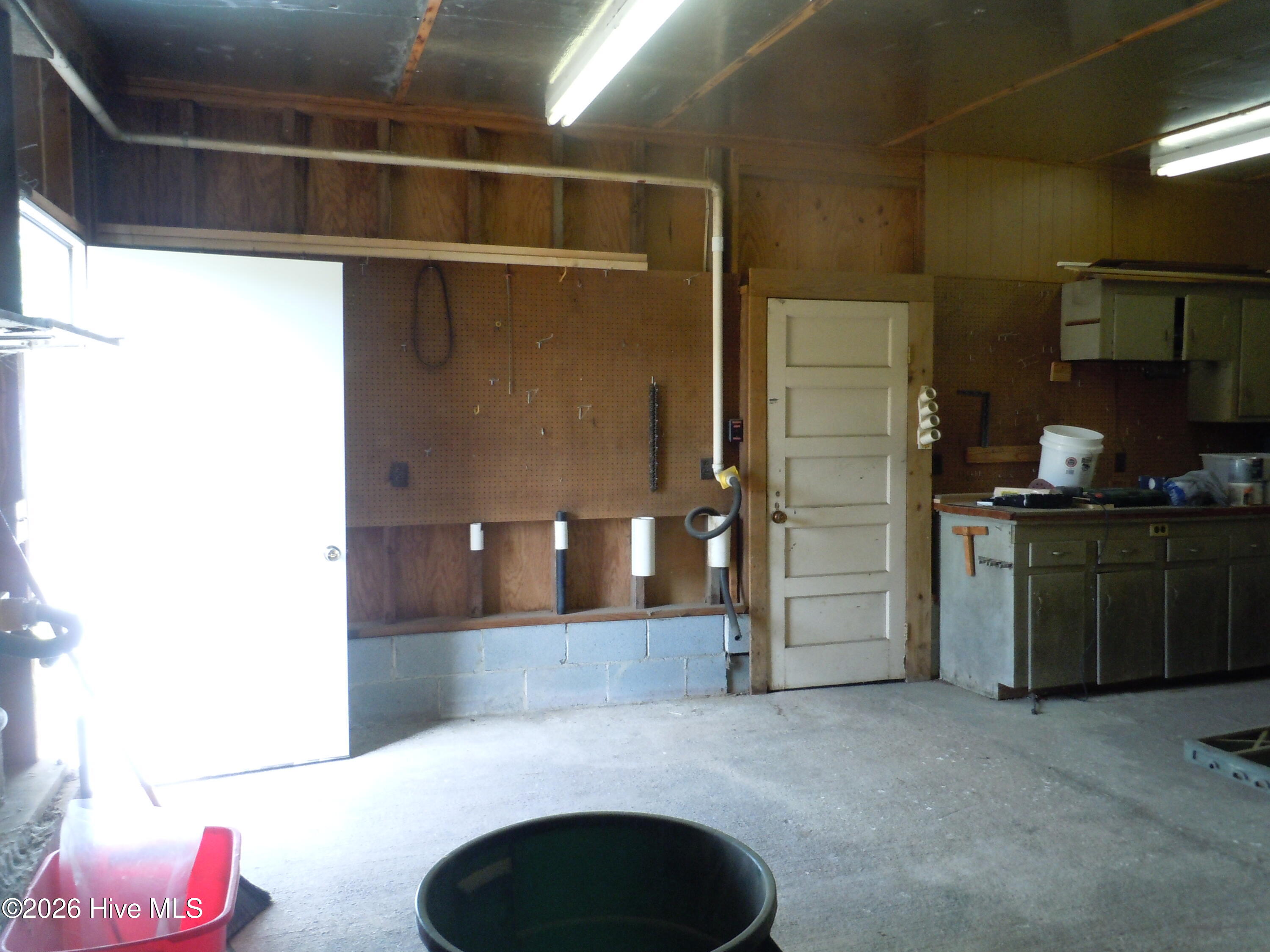 100565752 | Photo 54