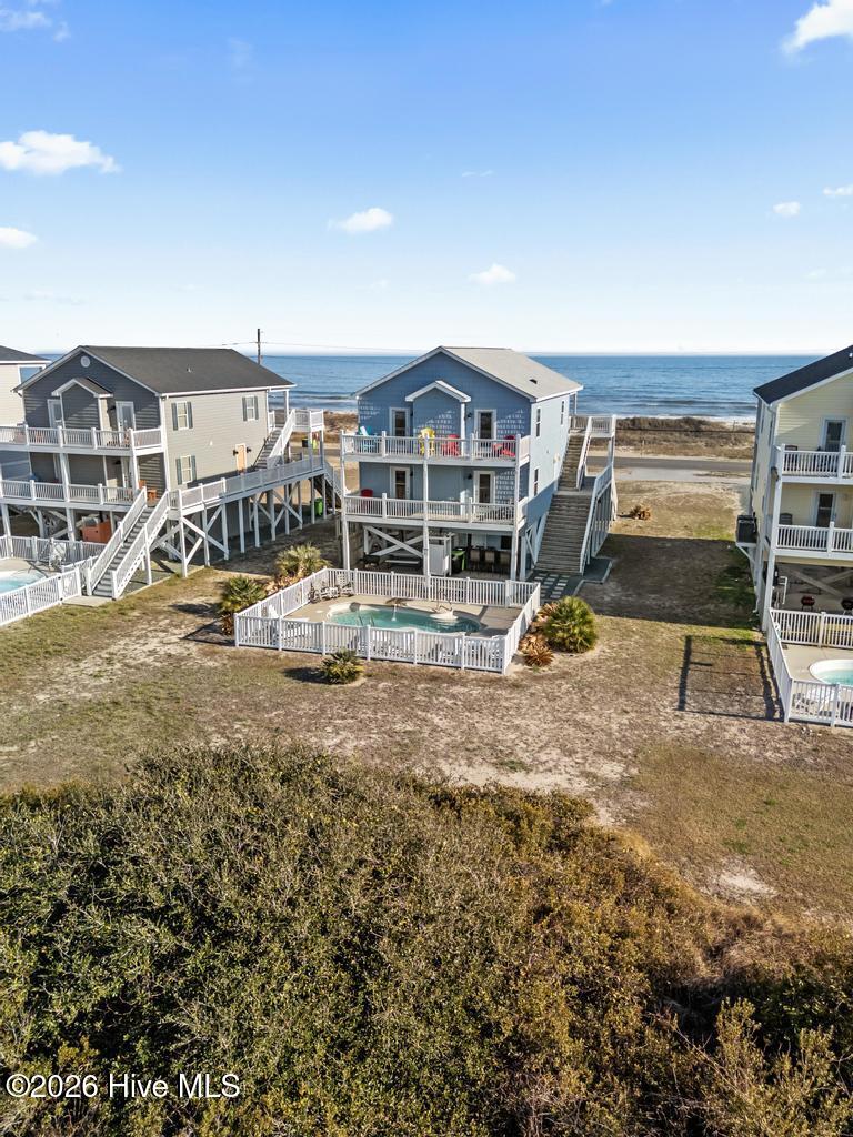 100559201 | Photo 80