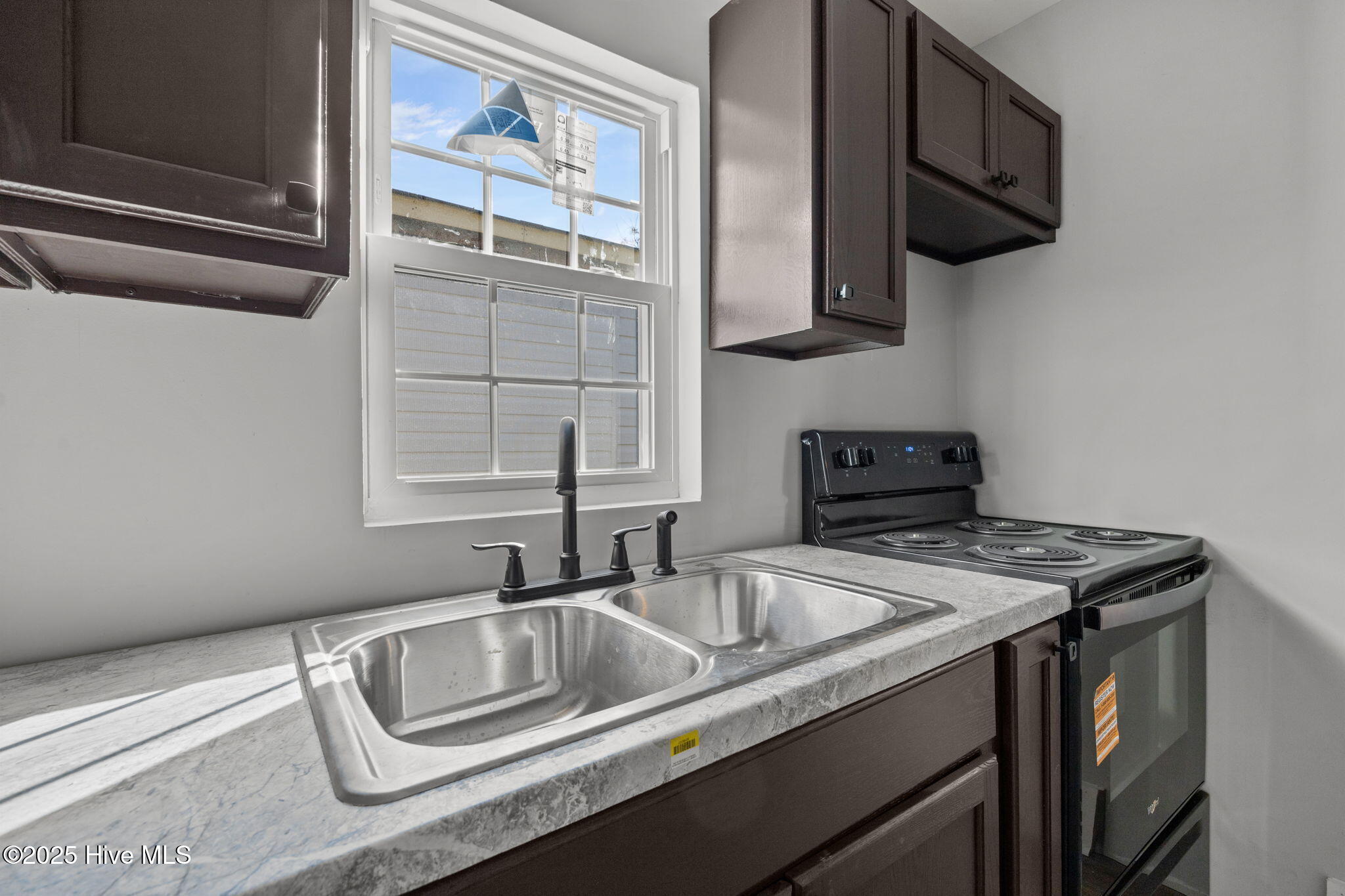 100545676 | Photo 25