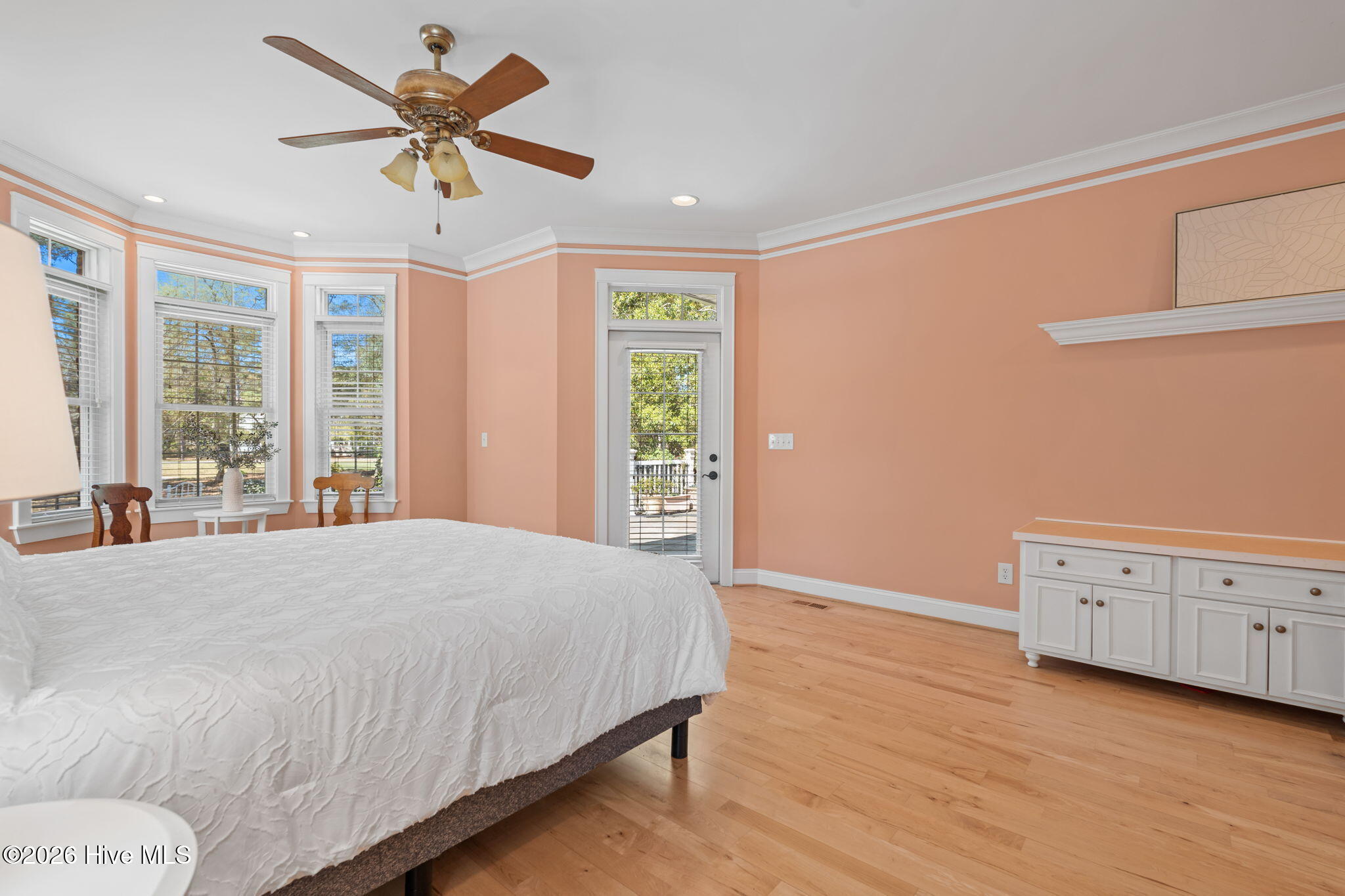 100564903 | Photo 25