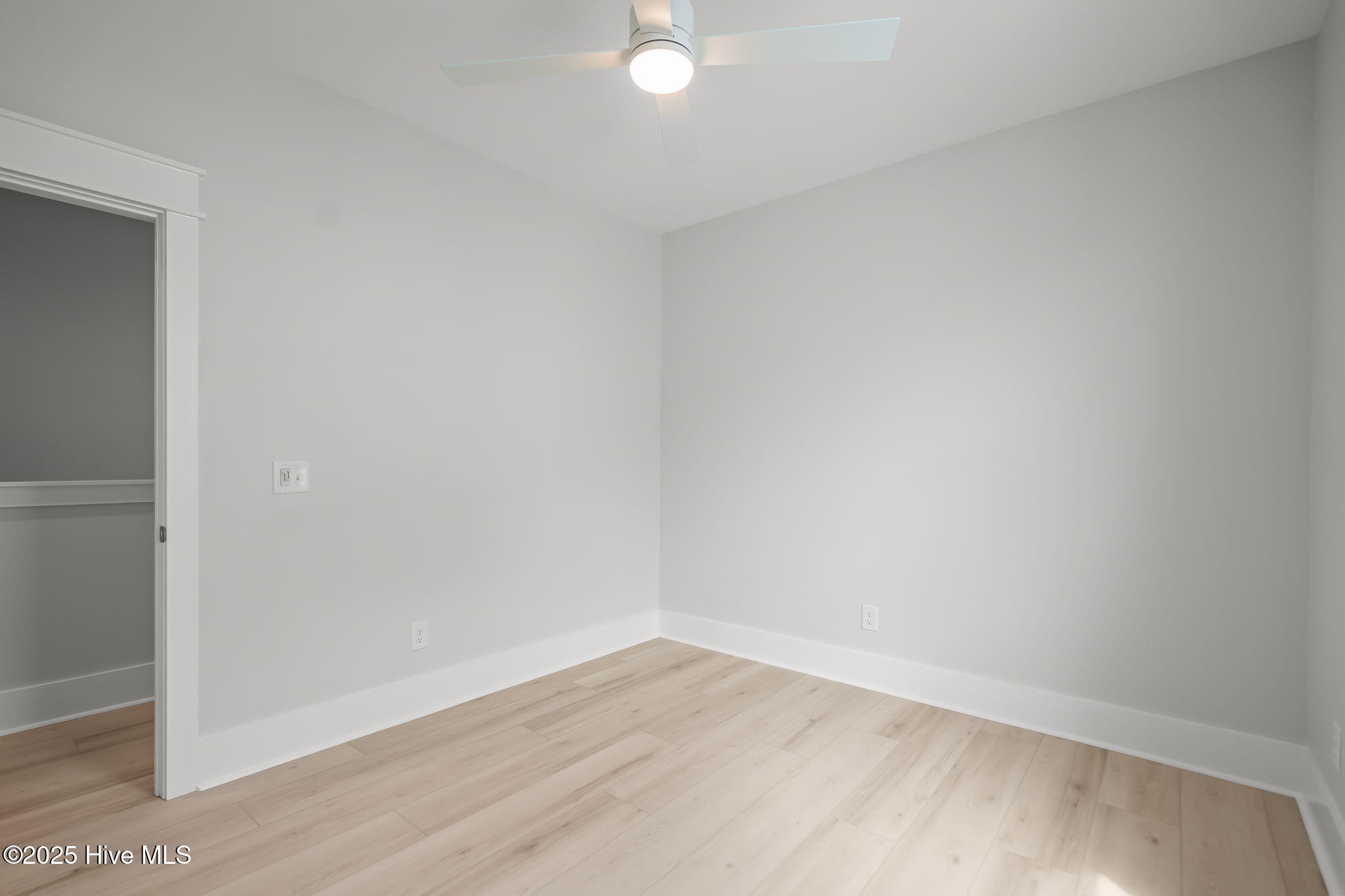 100537878 | Photo 31