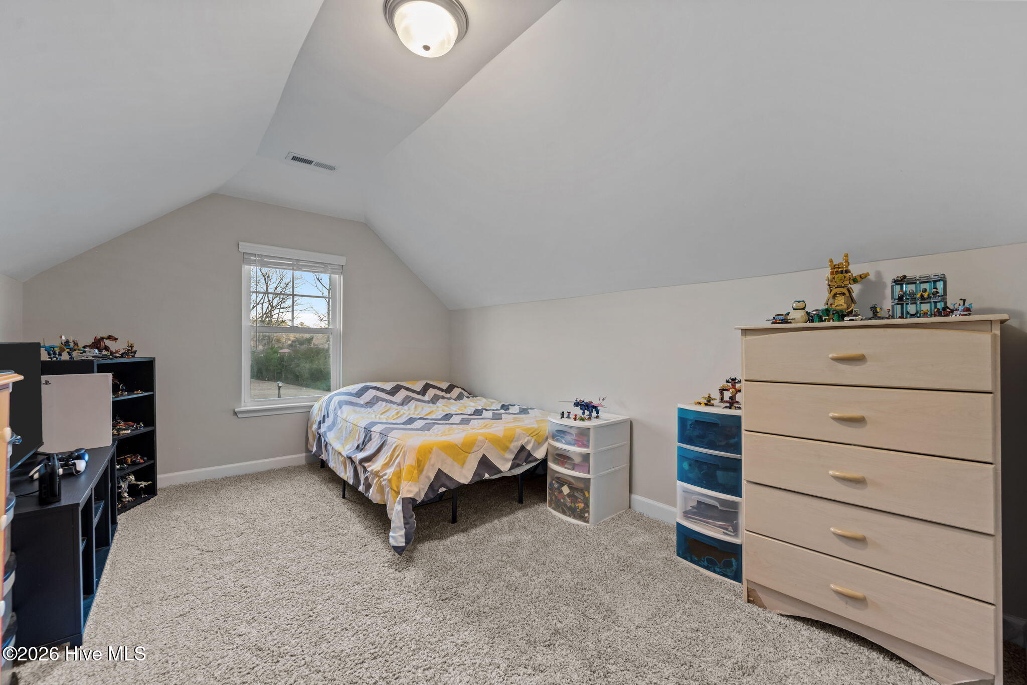 100548485 | Photo 32