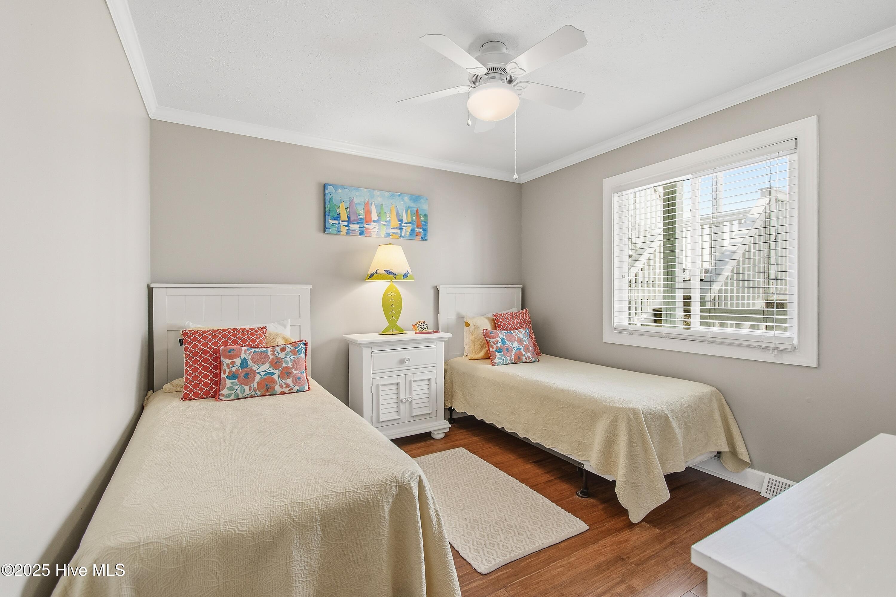 100544302 | Photo 33