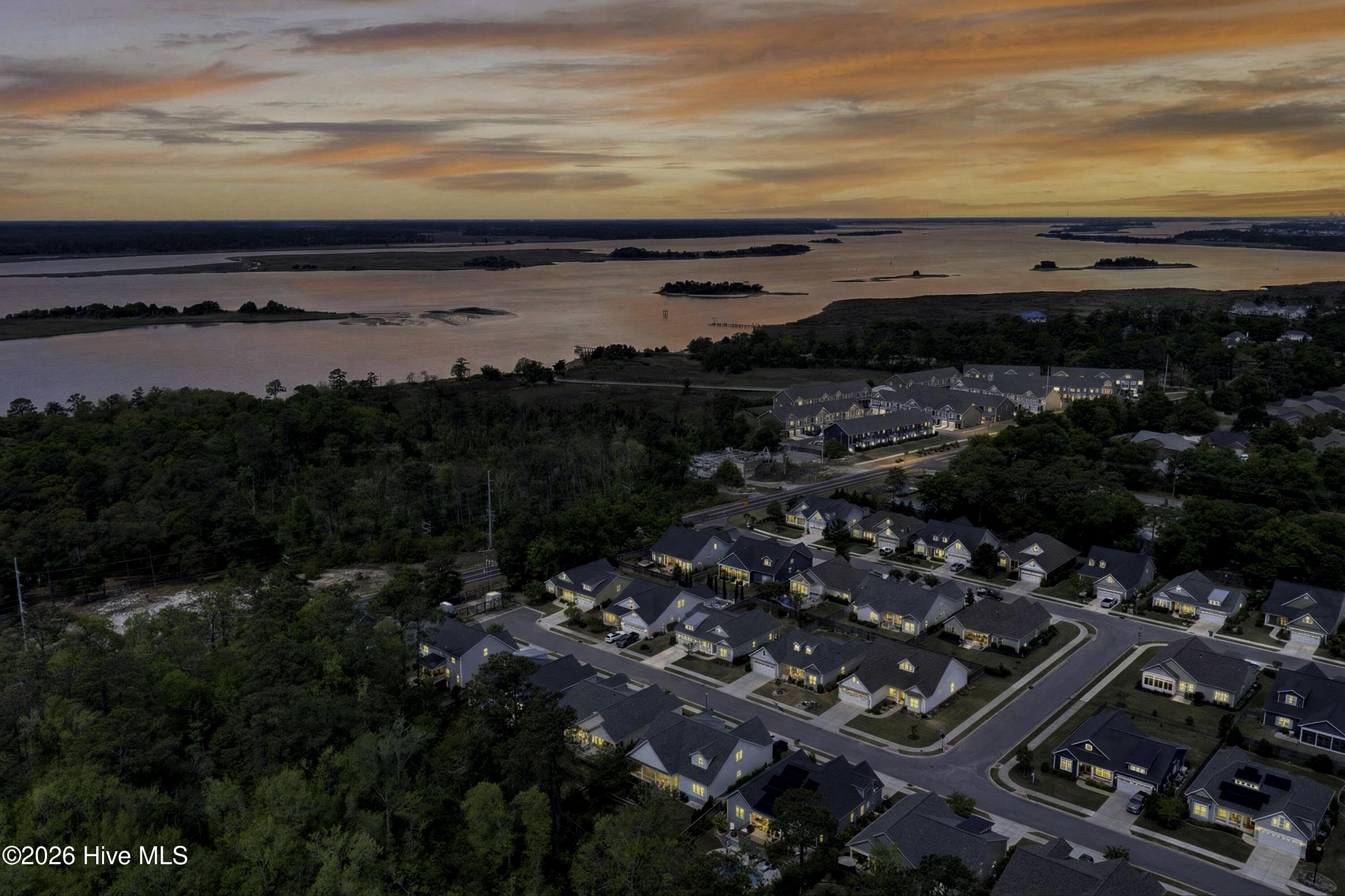 100567052 | Photo 52