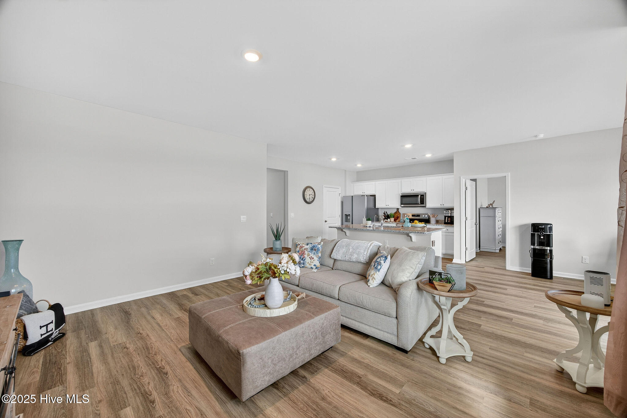 100541027 | Photo 10