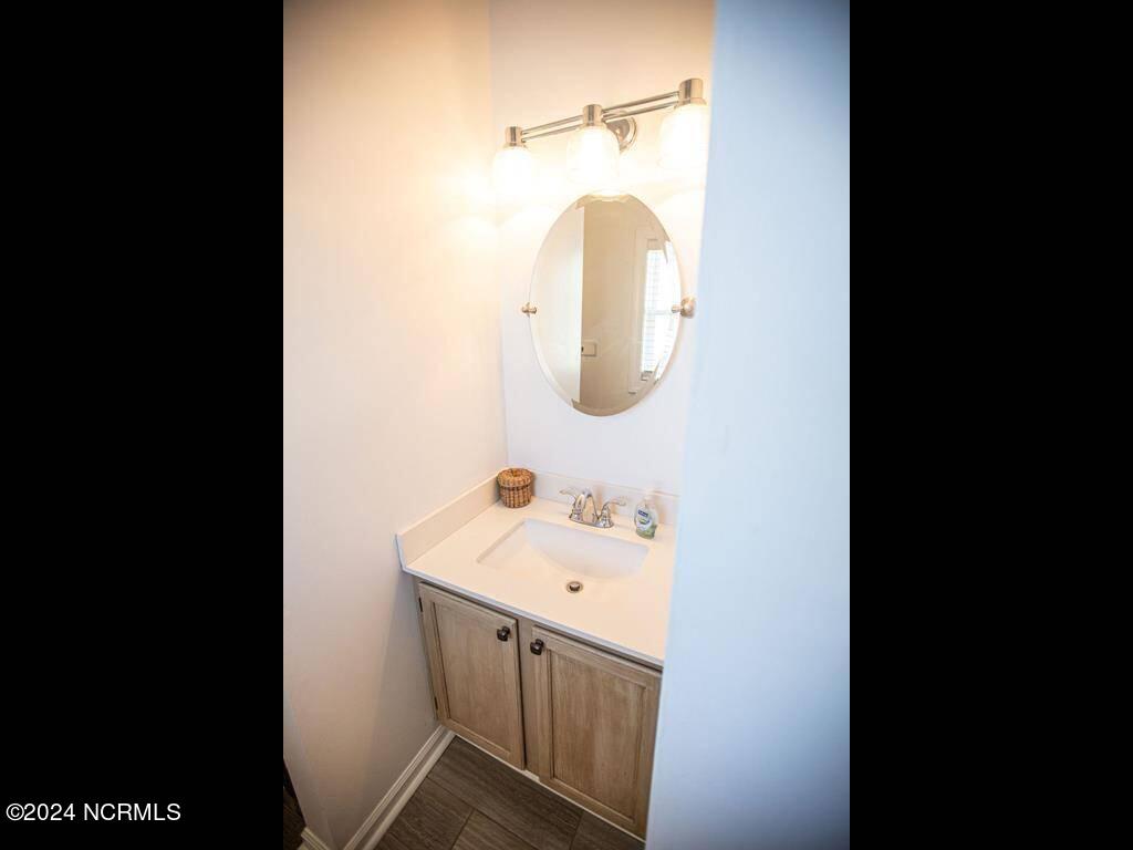 100558410 | Photo 32