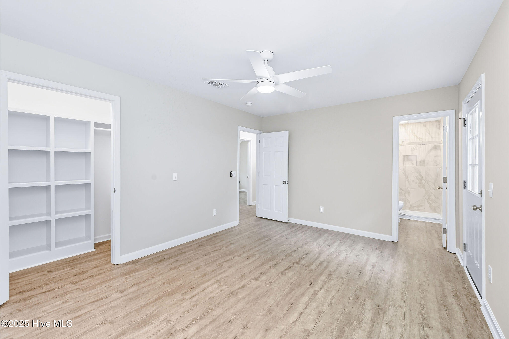 100529892 | Photo 13