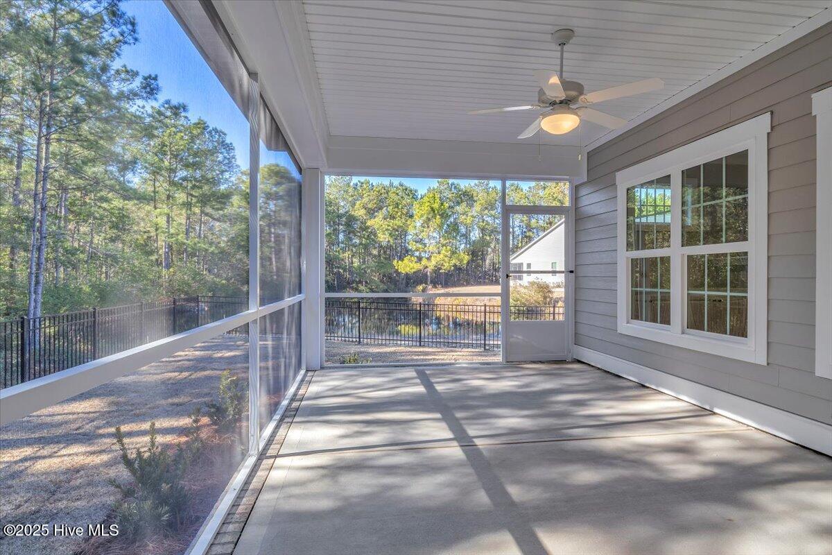 100532823 | Photo 50