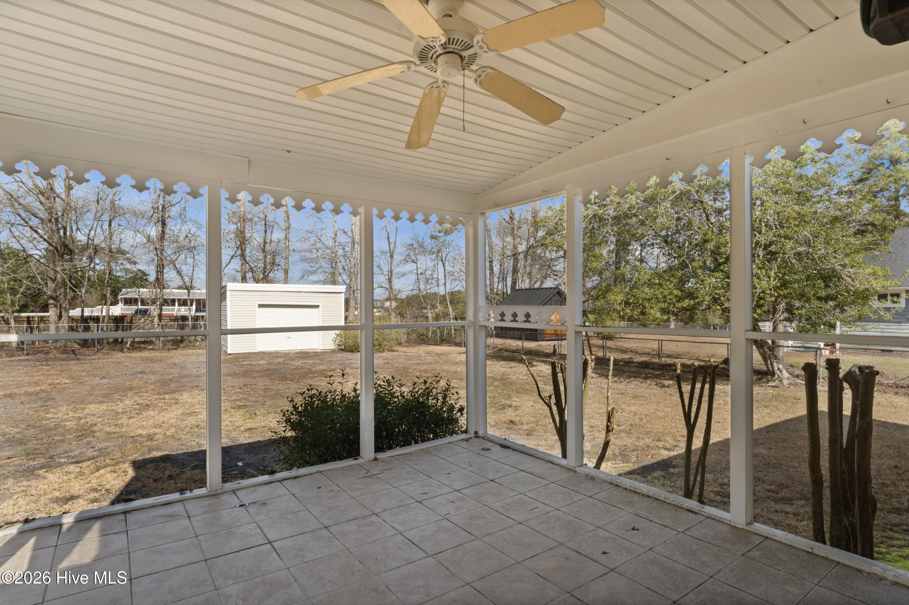 100558739 | Photo 11